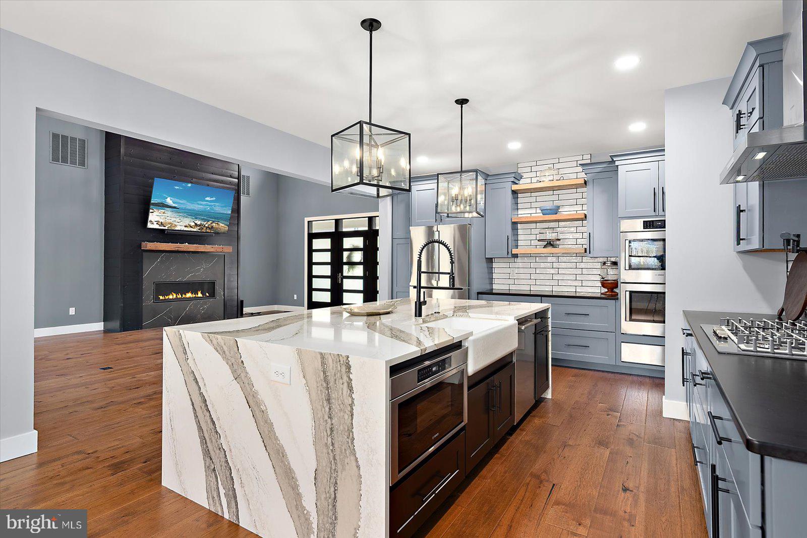 SHOWFIELD - Residential