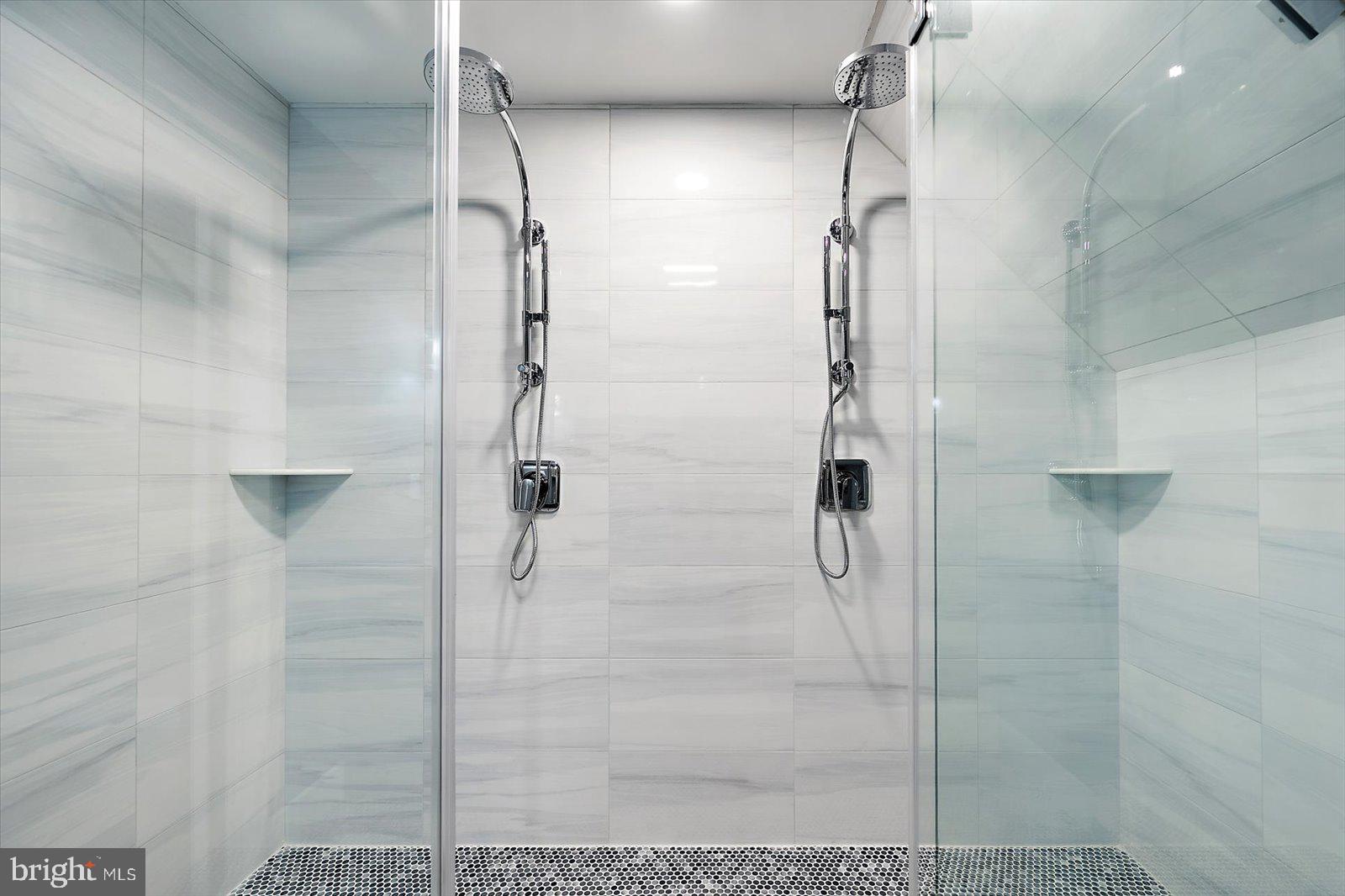 SHOWFIELD - Residential