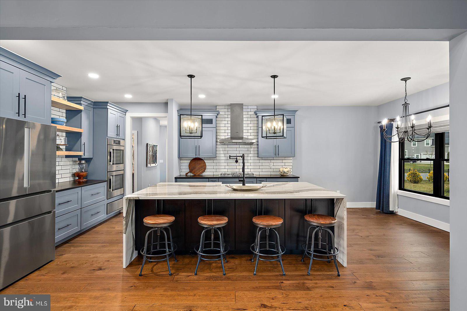 SHOWFIELD - Residential