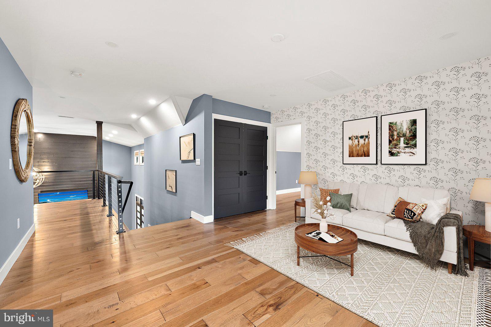 SHOWFIELD - Residential