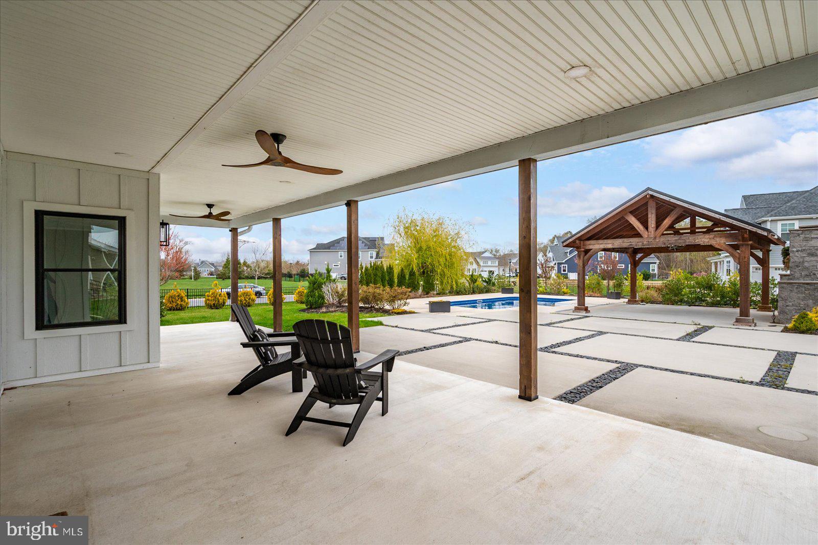 SHOWFIELD - Residential