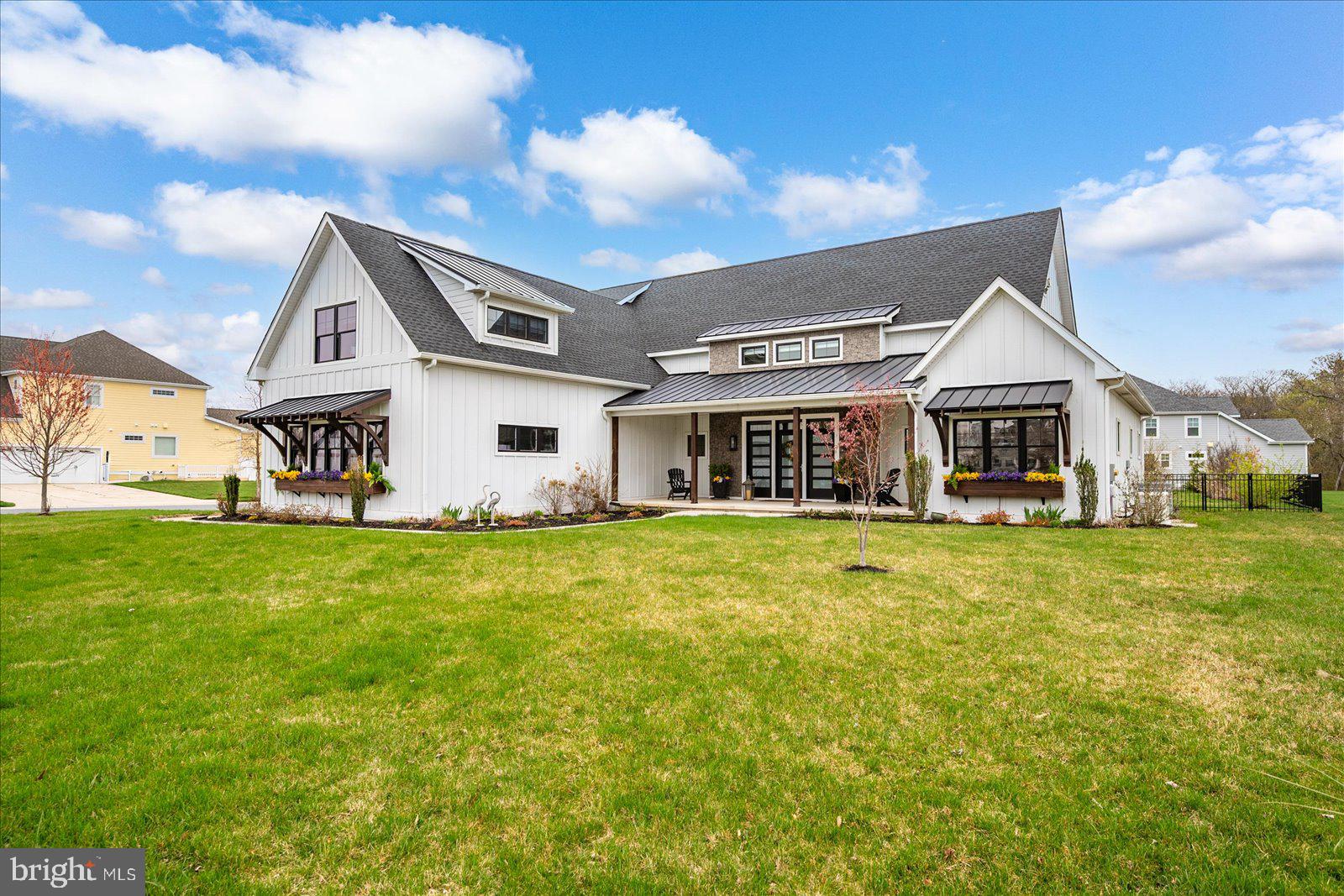 SHOWFIELD - Residential