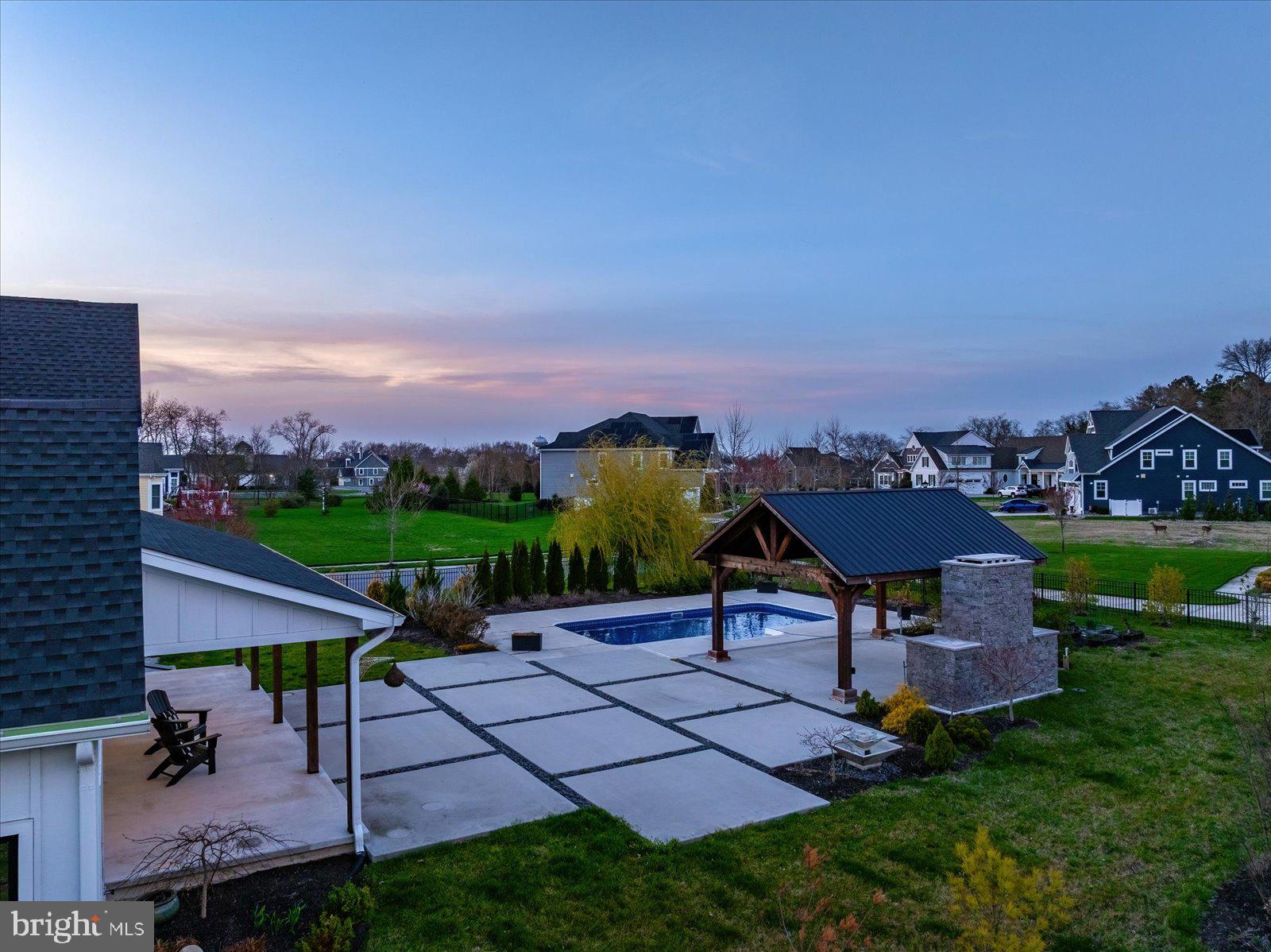 SHOWFIELD - Residential