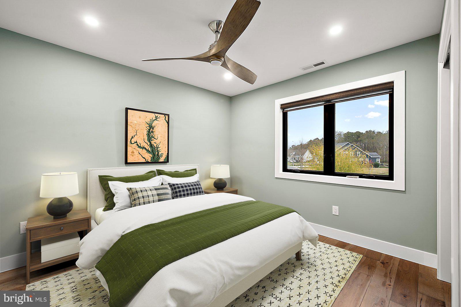 SHOWFIELD - Residential