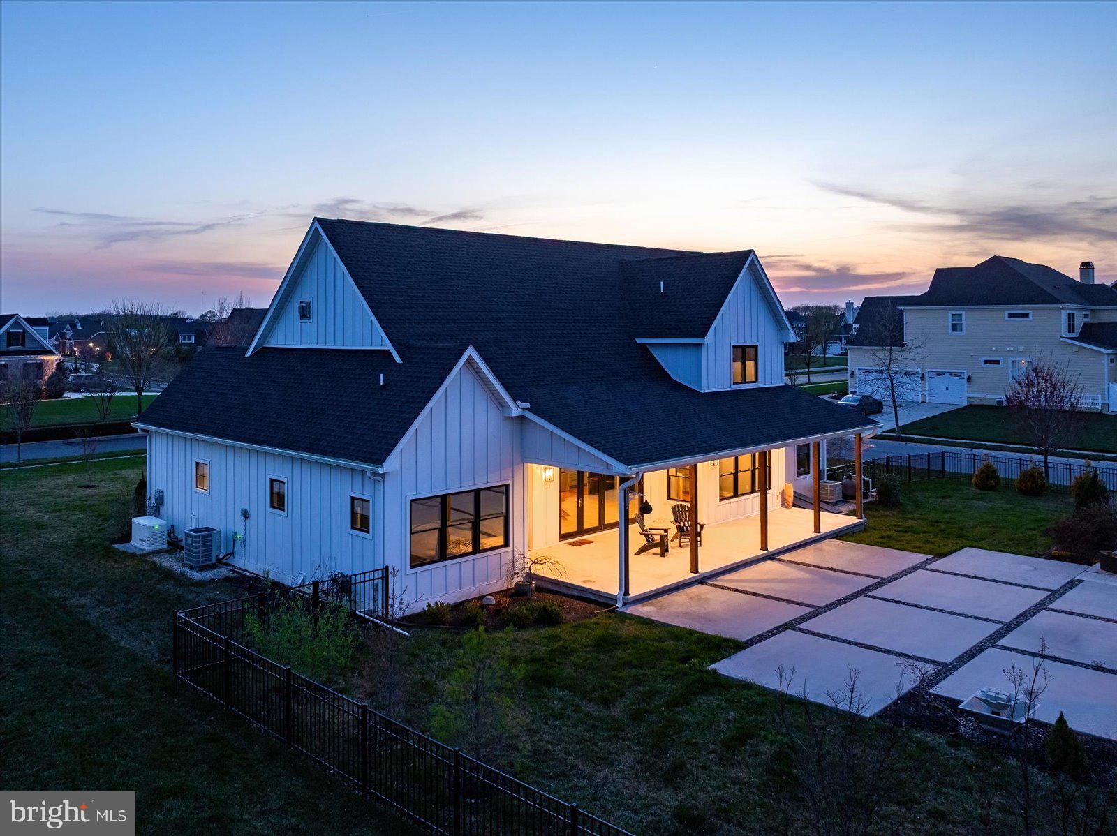 SHOWFIELD - Residential