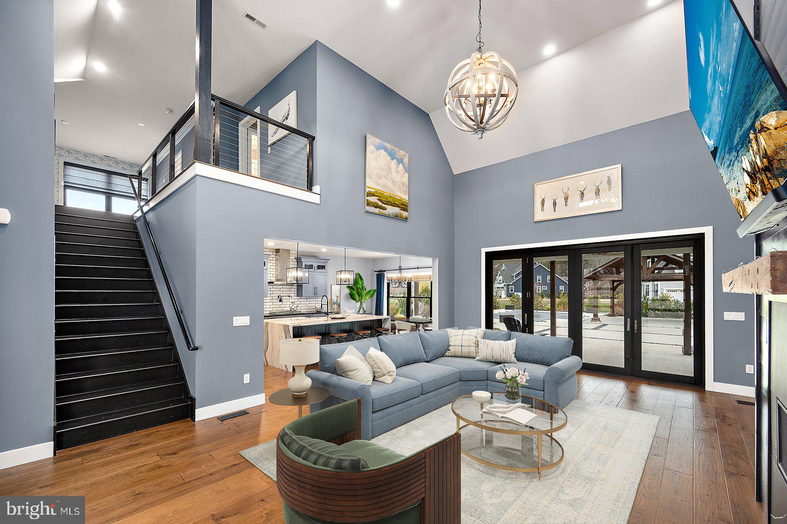 SHOWFIELD - Residential