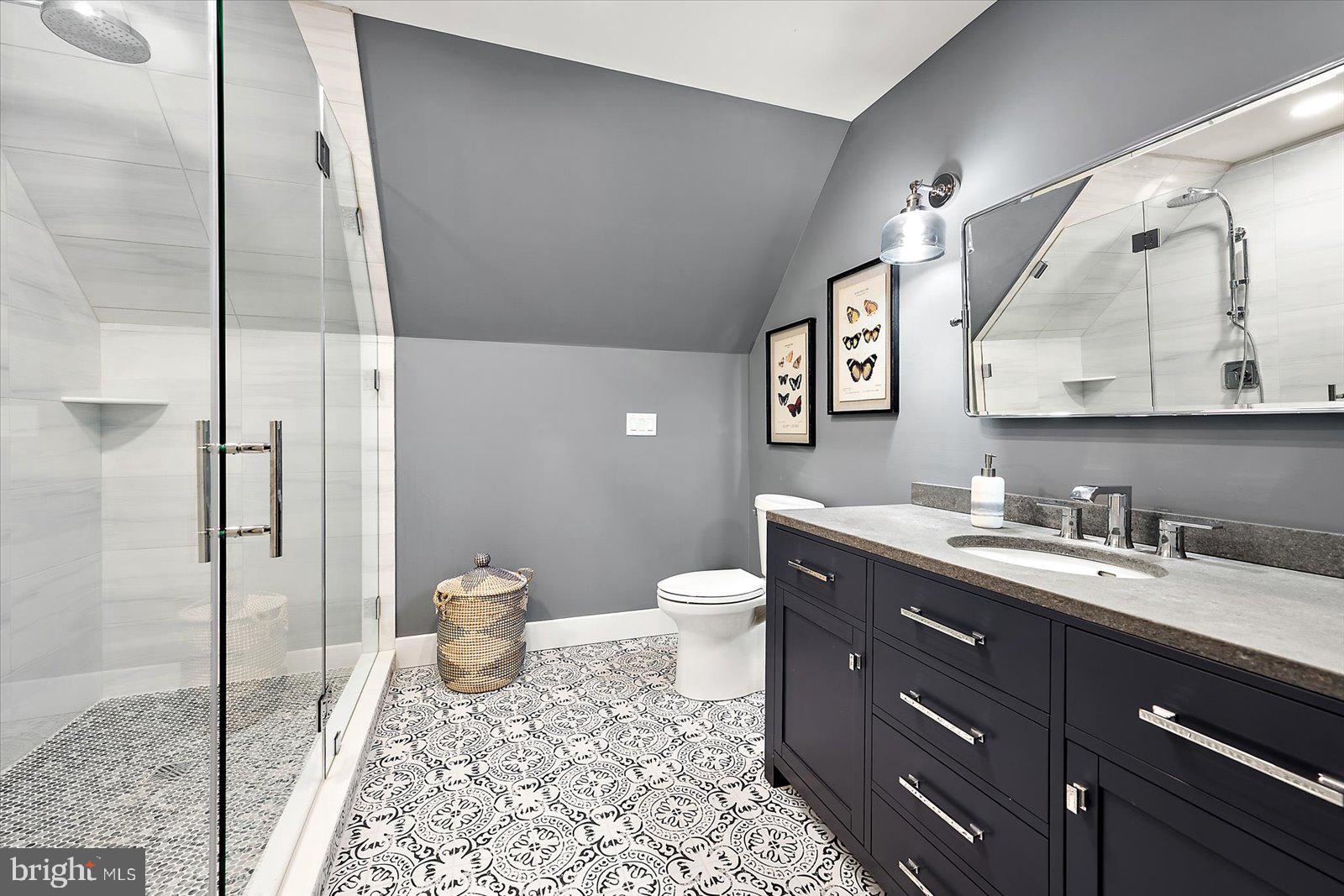 SHOWFIELD - Residential