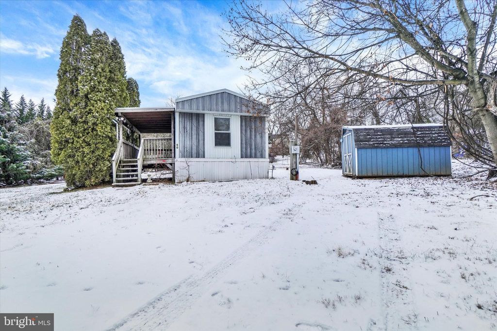 Photo of 40 Stevens Road, ETTERS, PA 17319 (MLS # PAYK2095988)