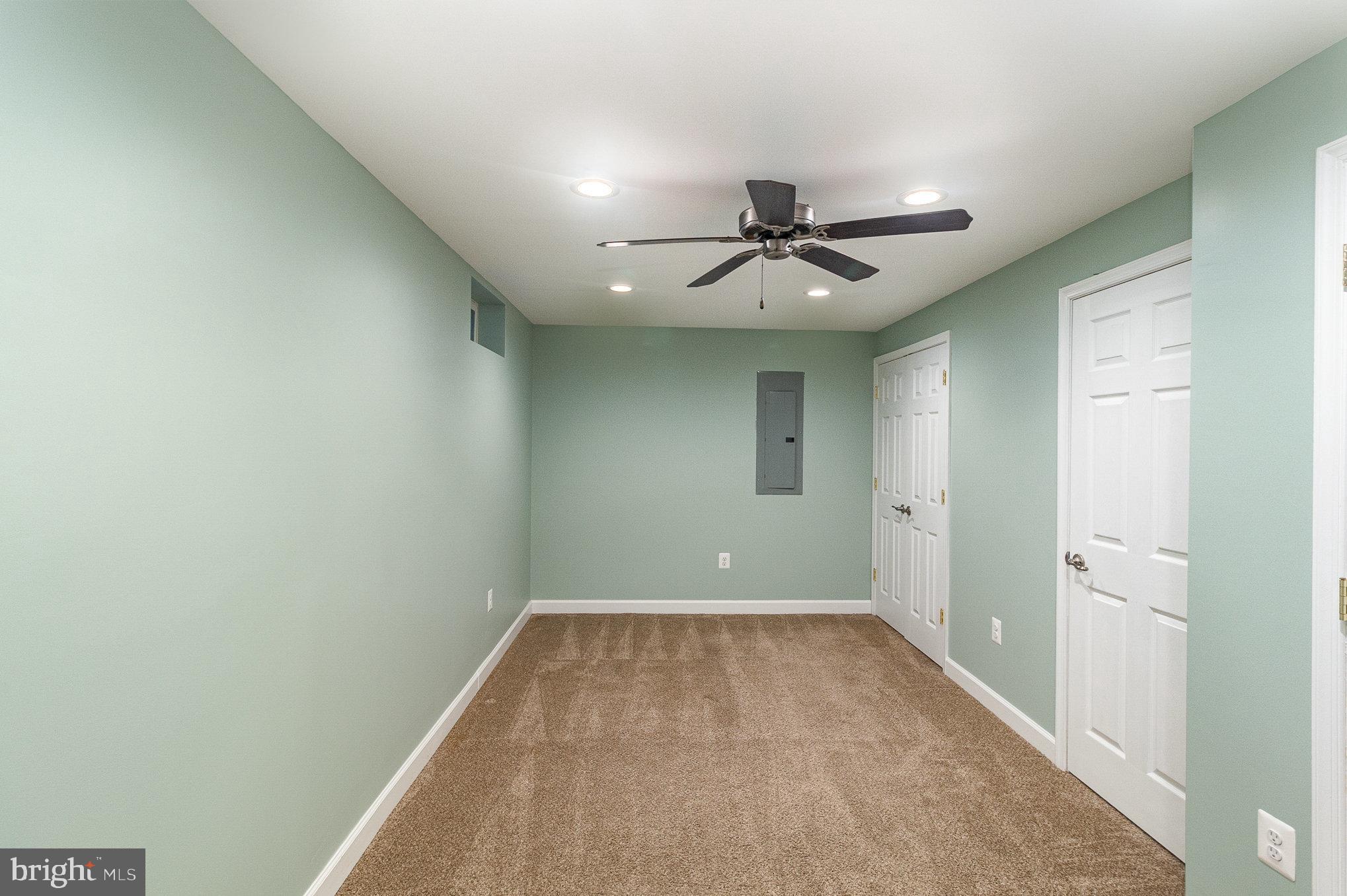 THREE FLAGS - Residential Lease