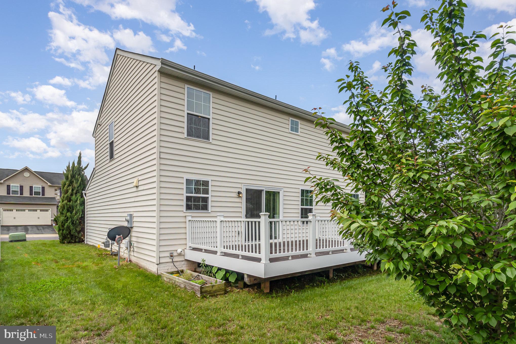 THREE FLAGS - Residential Lease