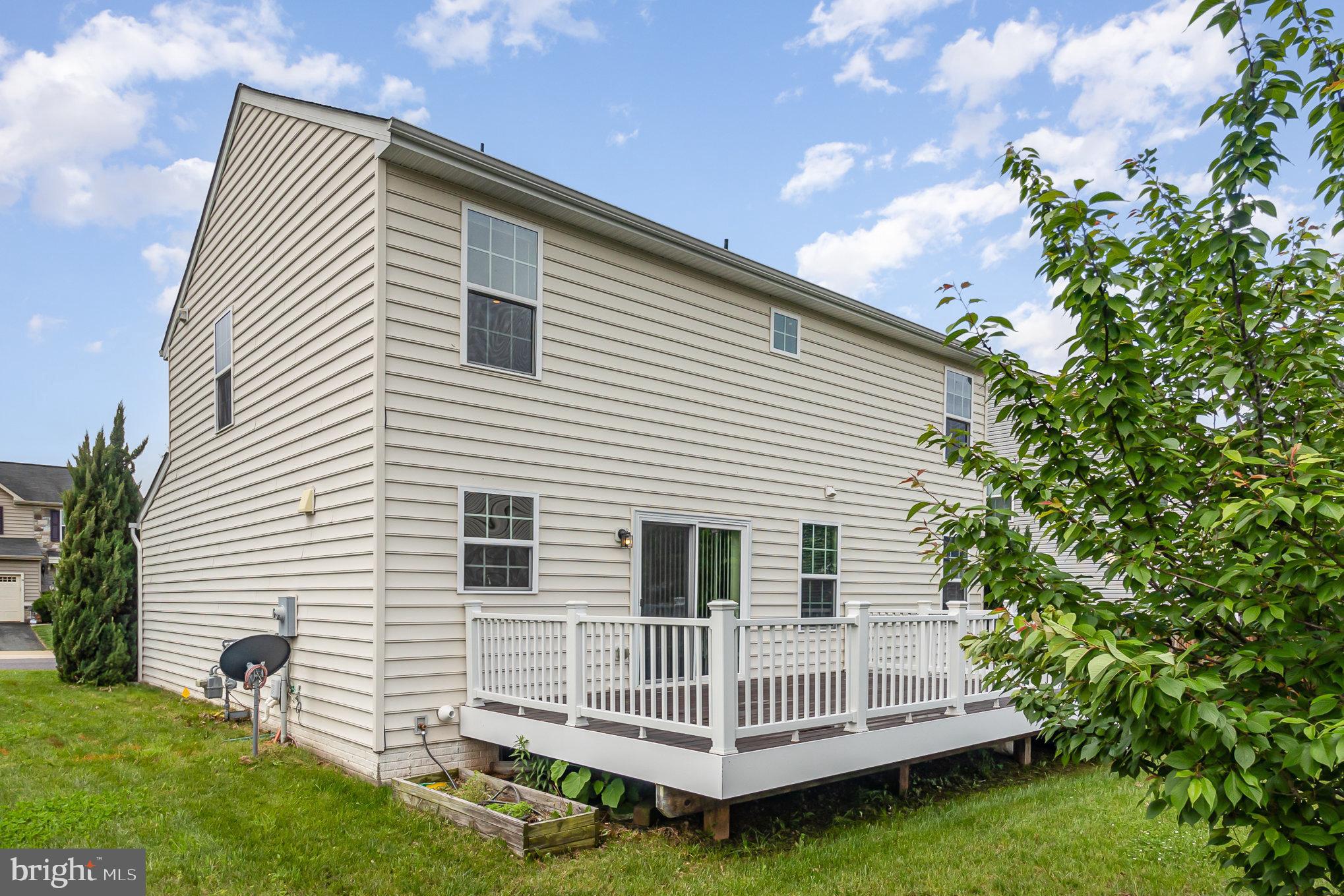 THREE FLAGS - Residential Lease