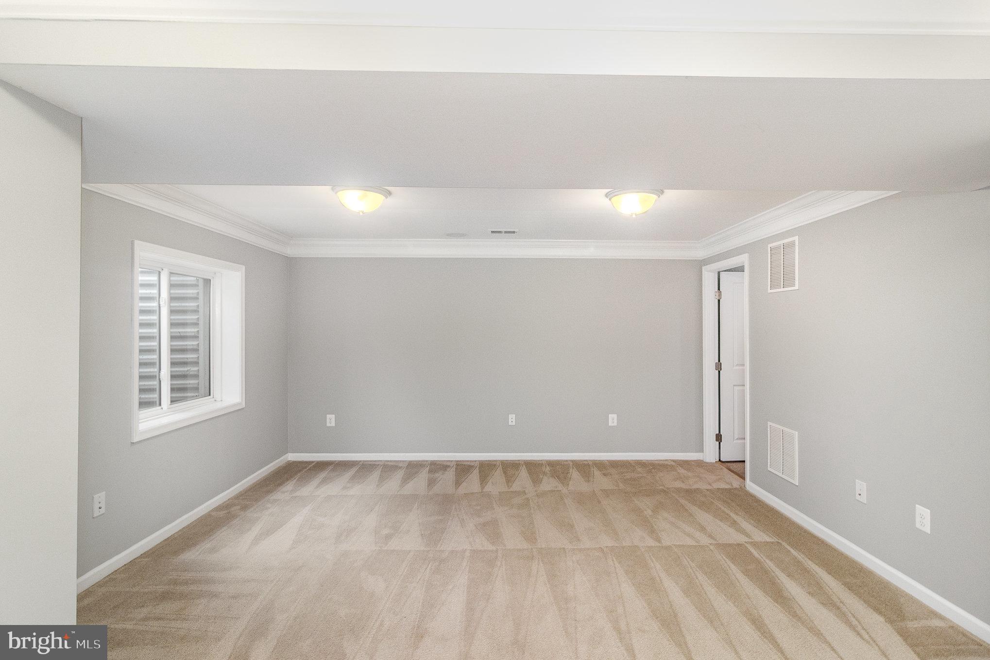 THREE FLAGS - Residential Lease