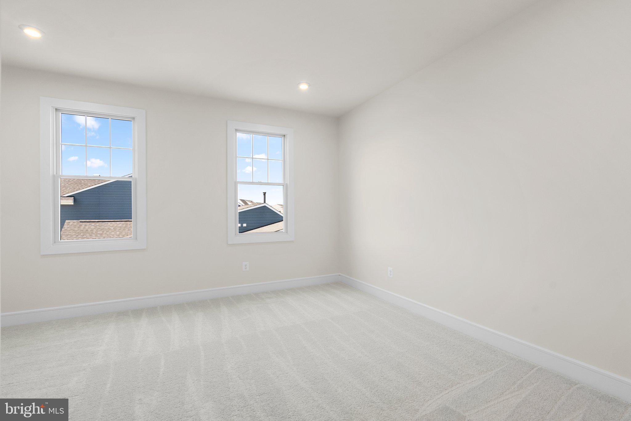 MEADOWBROOK - Residential