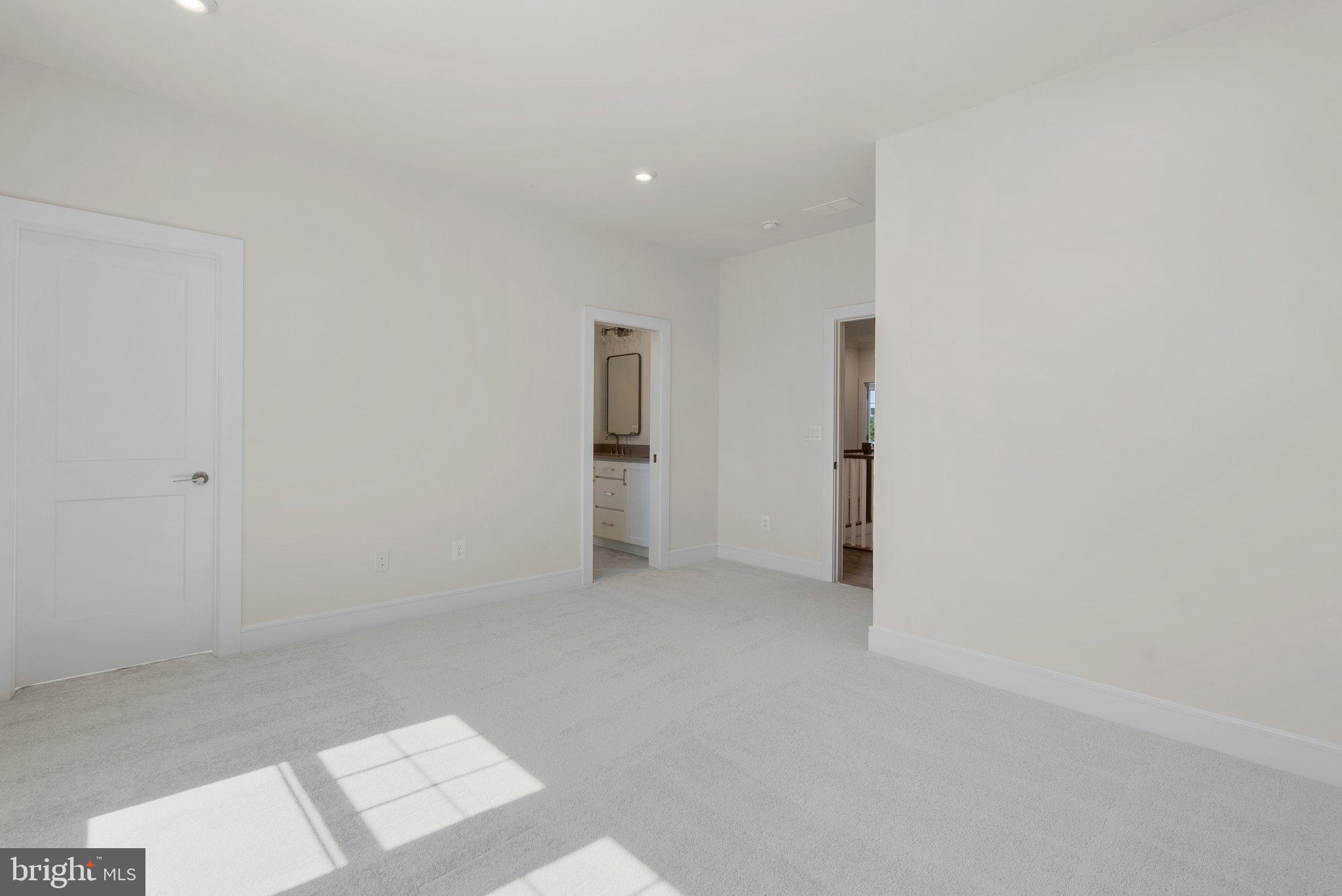 MEADOWBROOK - Residential