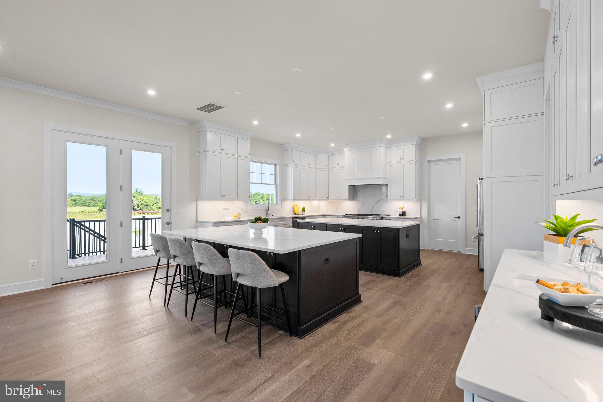 MEADOWBROOK - Residential