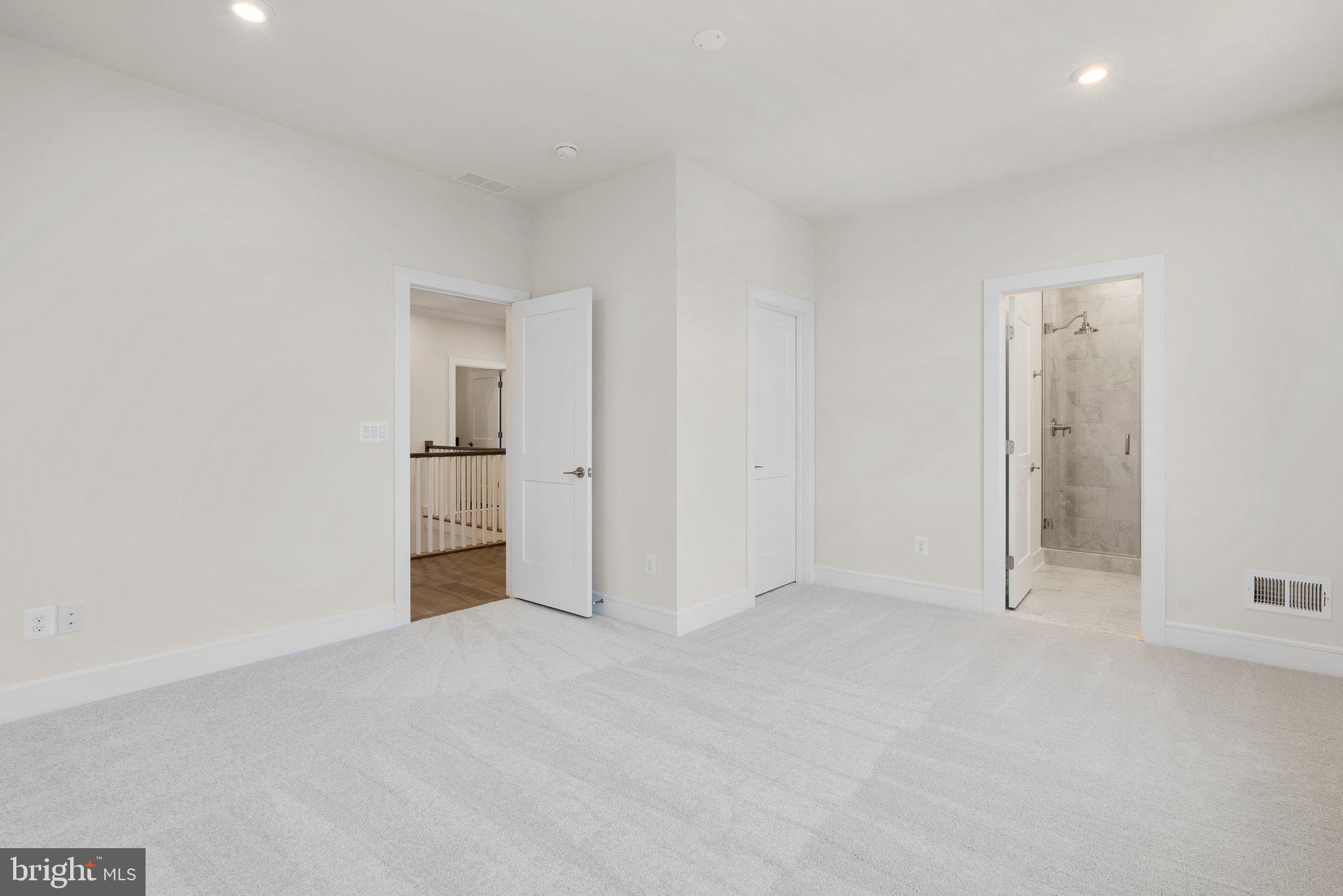 MEADOWBROOK - Residential