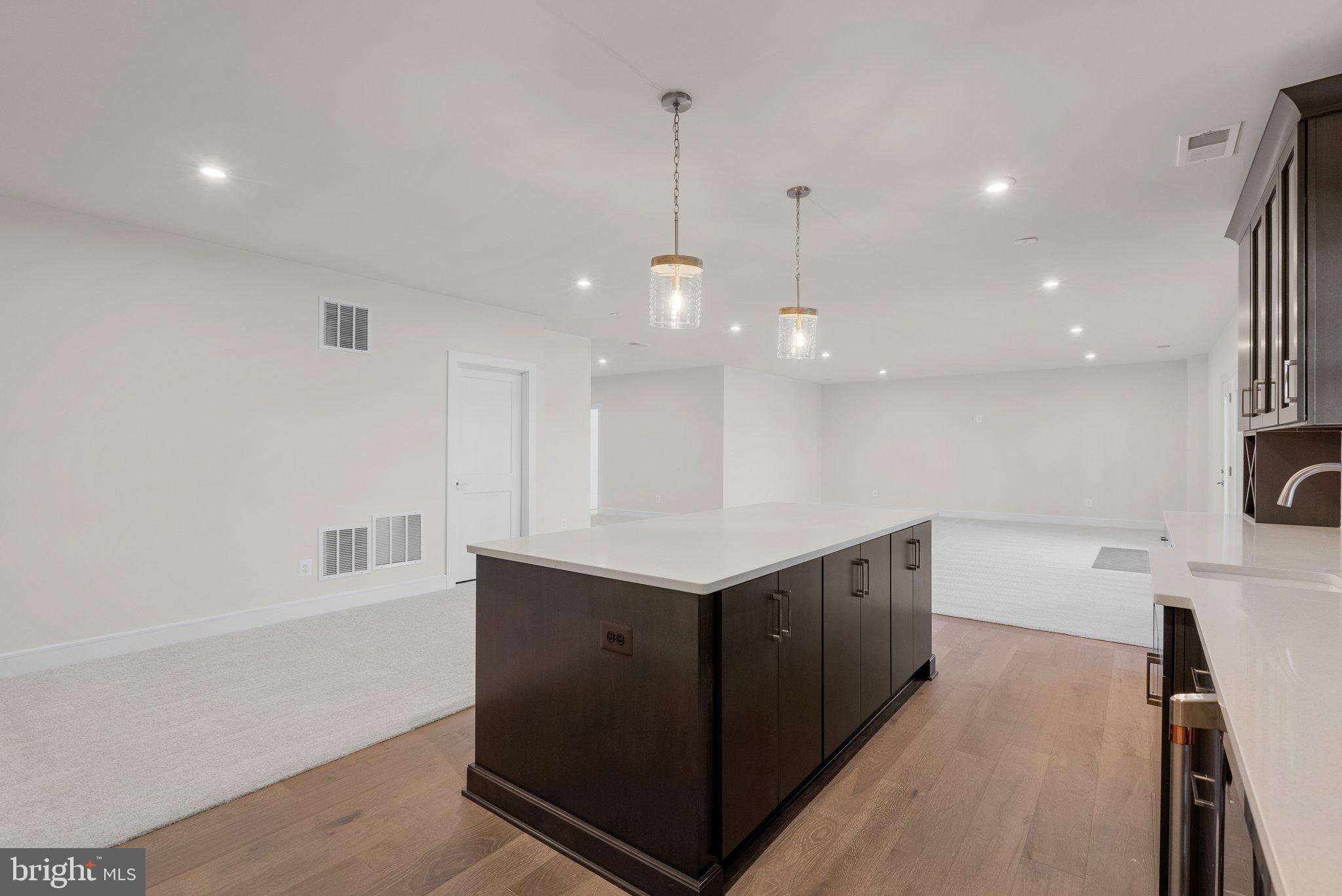 MEADOWBROOK - Residential