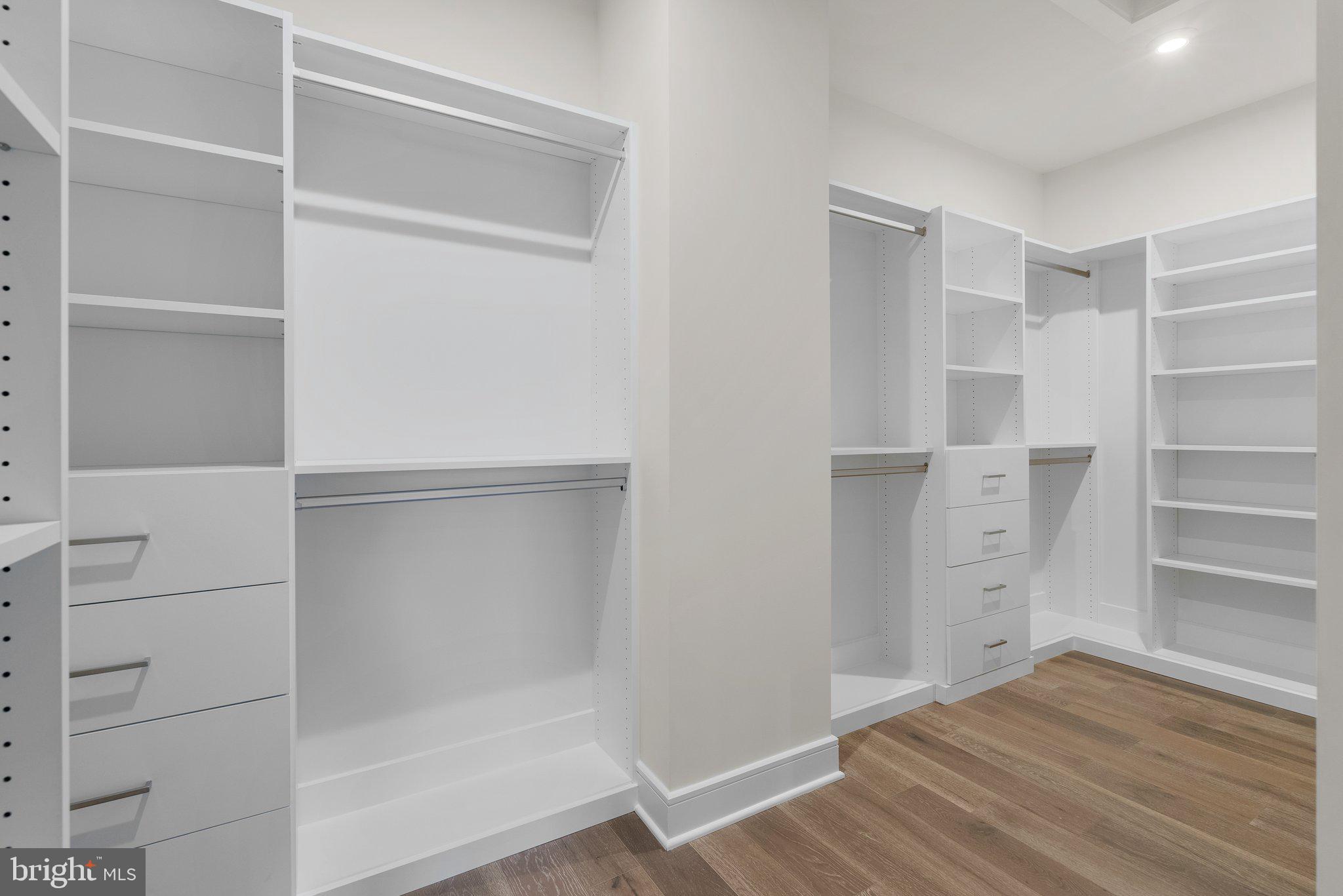 MEADOWBROOK - Residential