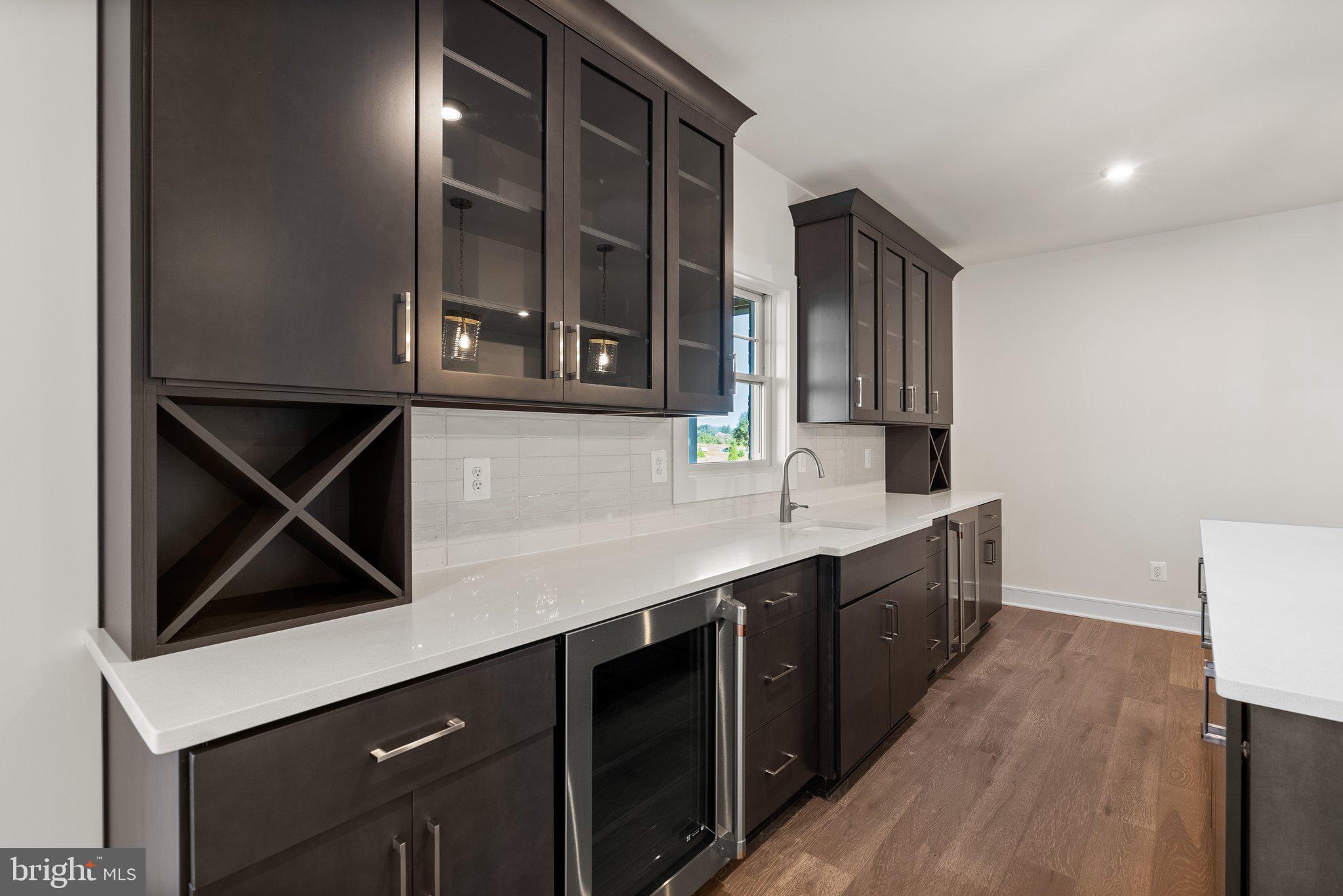 MEADOWBROOK - Residential