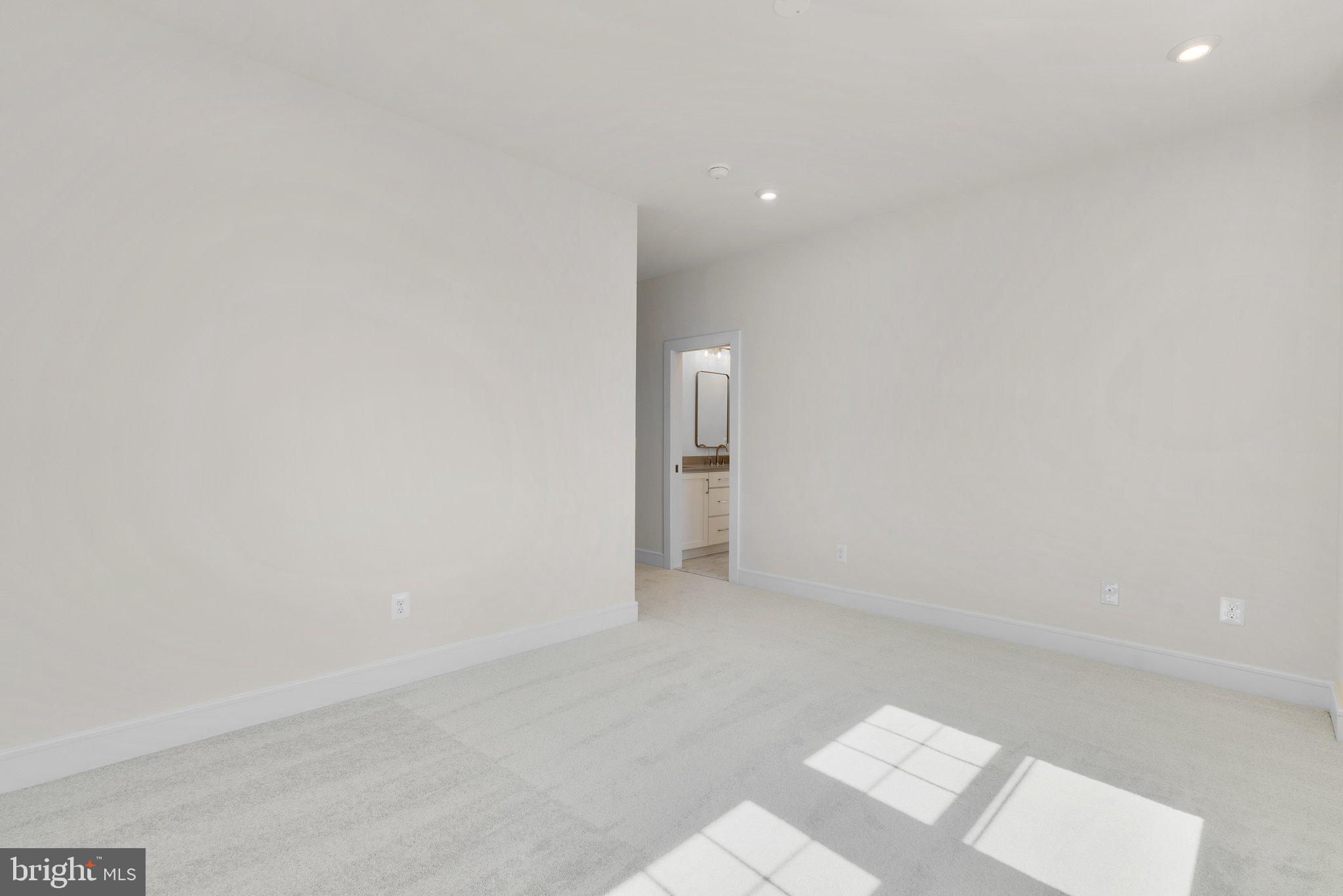 MEADOWBROOK - Residential