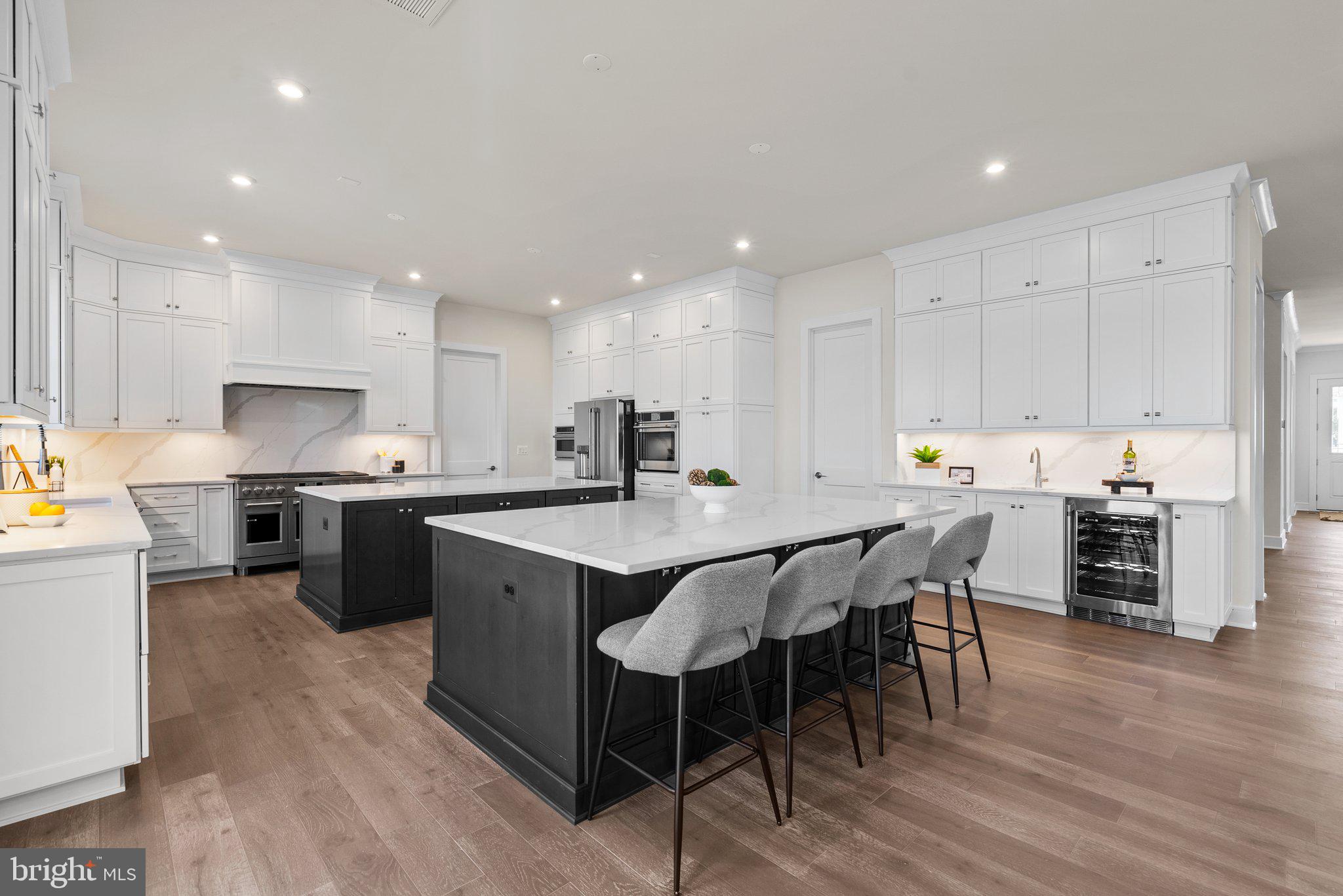 MEADOWBROOK - Residential