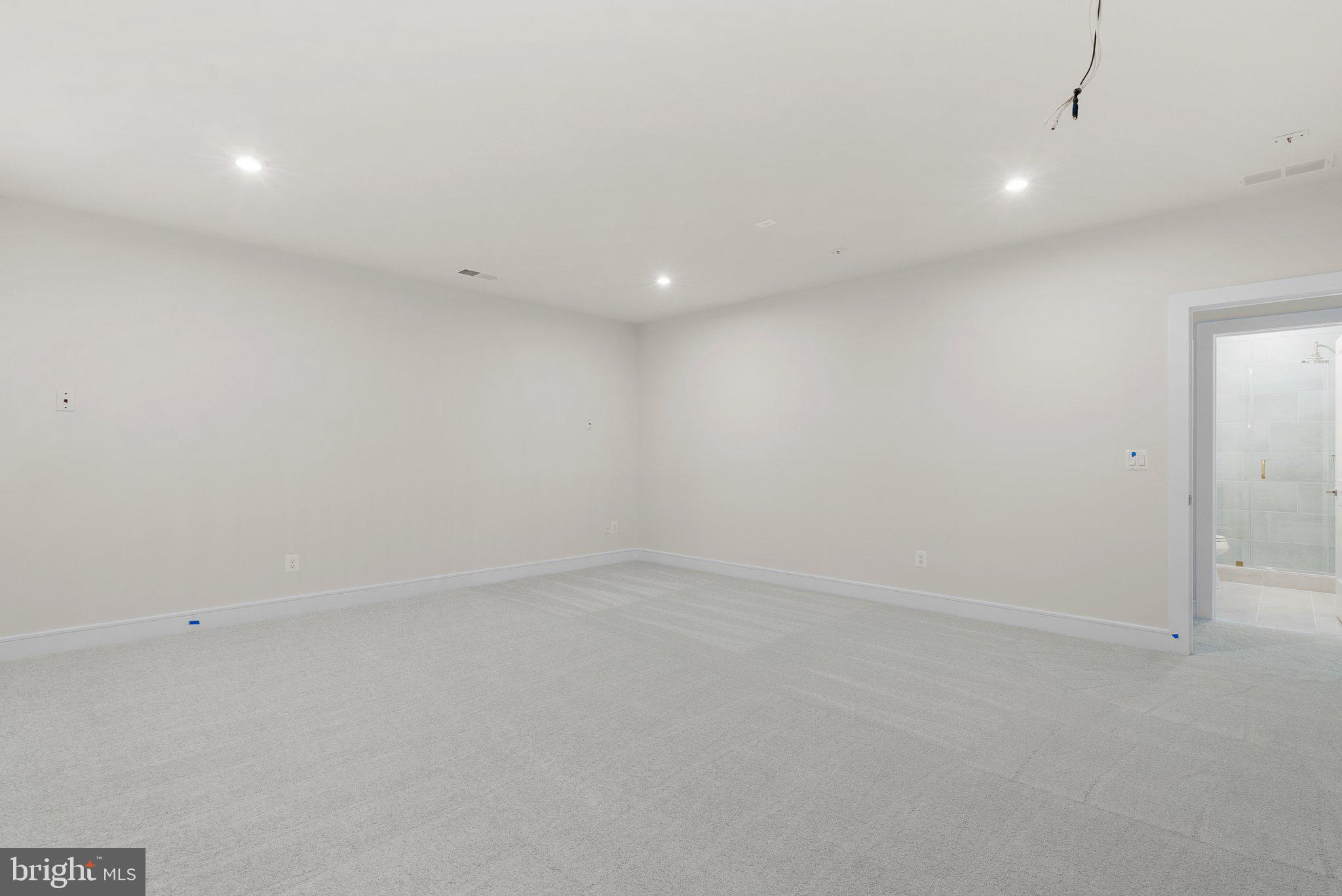 MEADOWBROOK - Residential