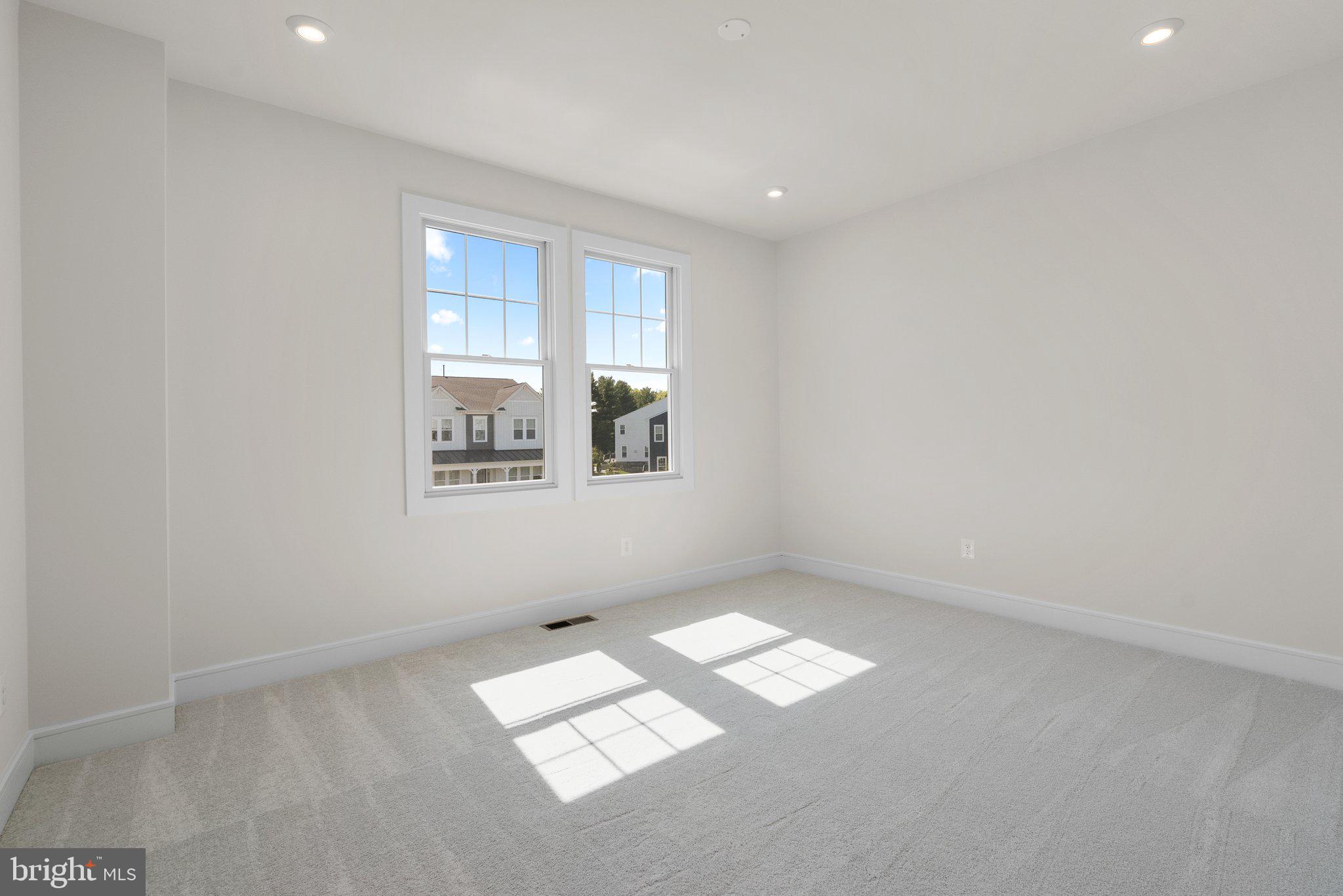 MEADOWBROOK - Residential