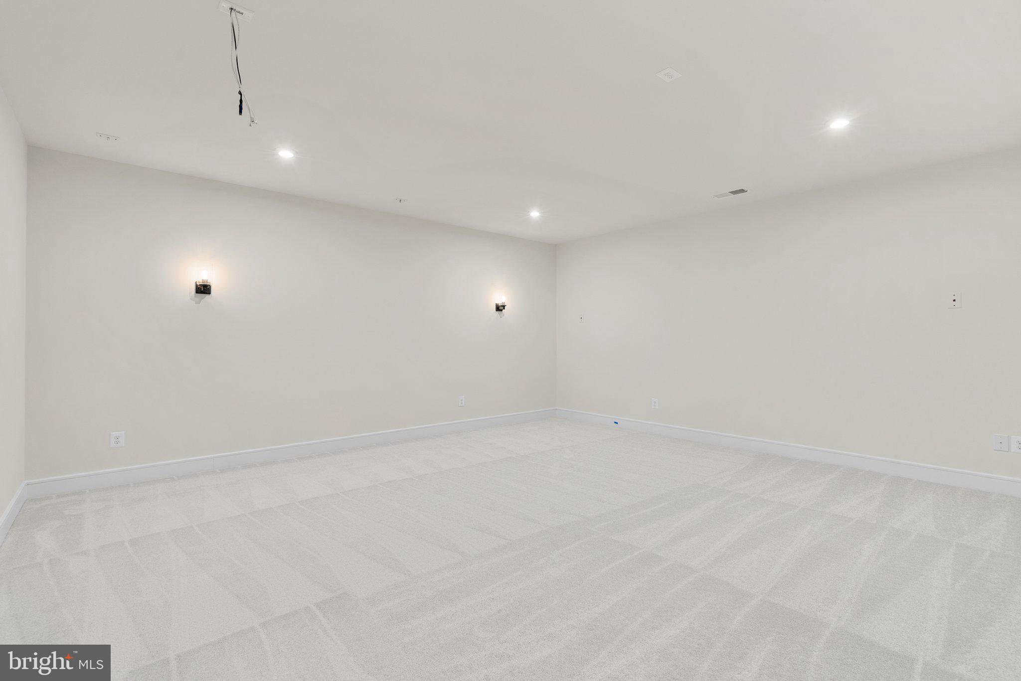 MEADOWBROOK - Residential