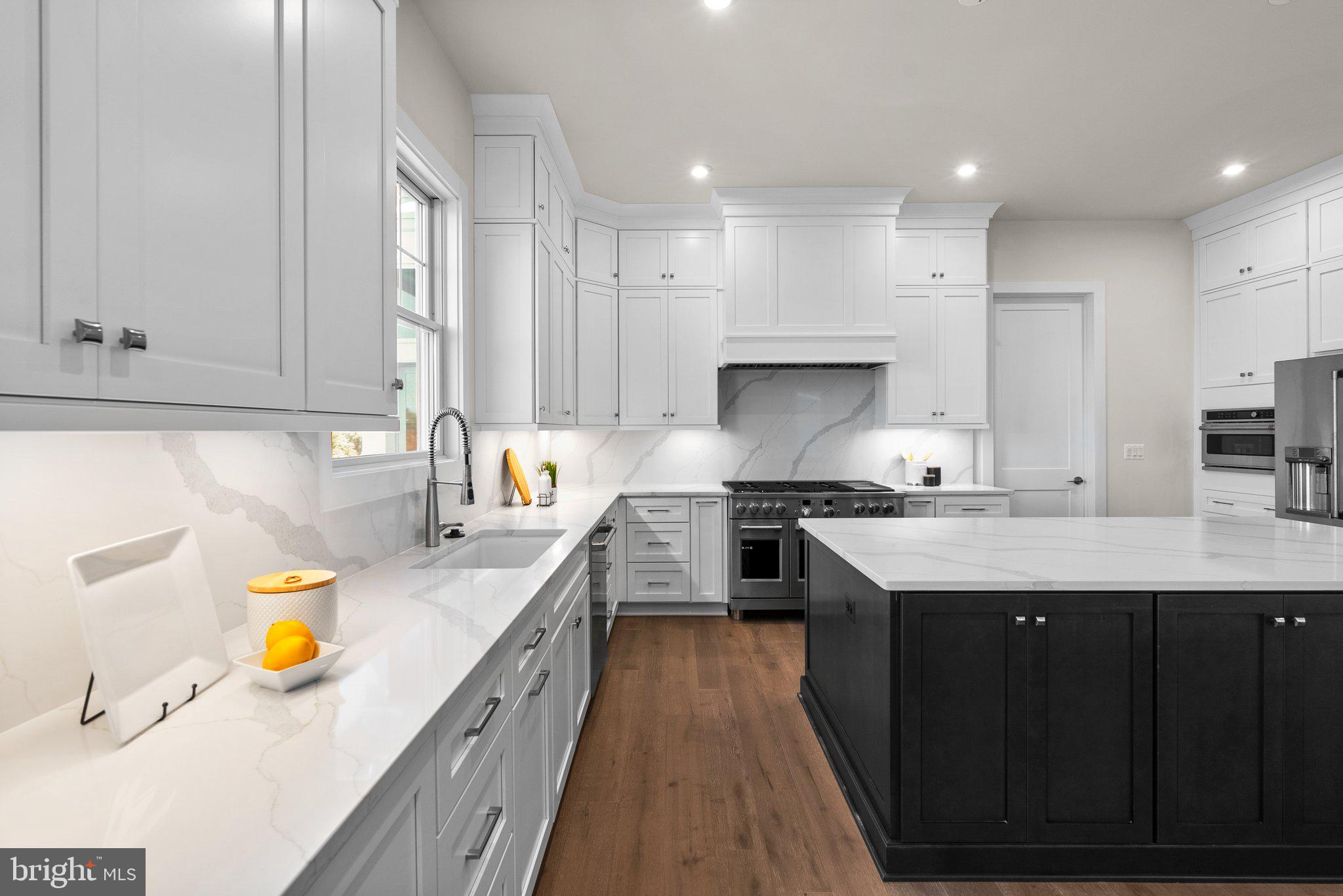 MEADOWBROOK - Residential