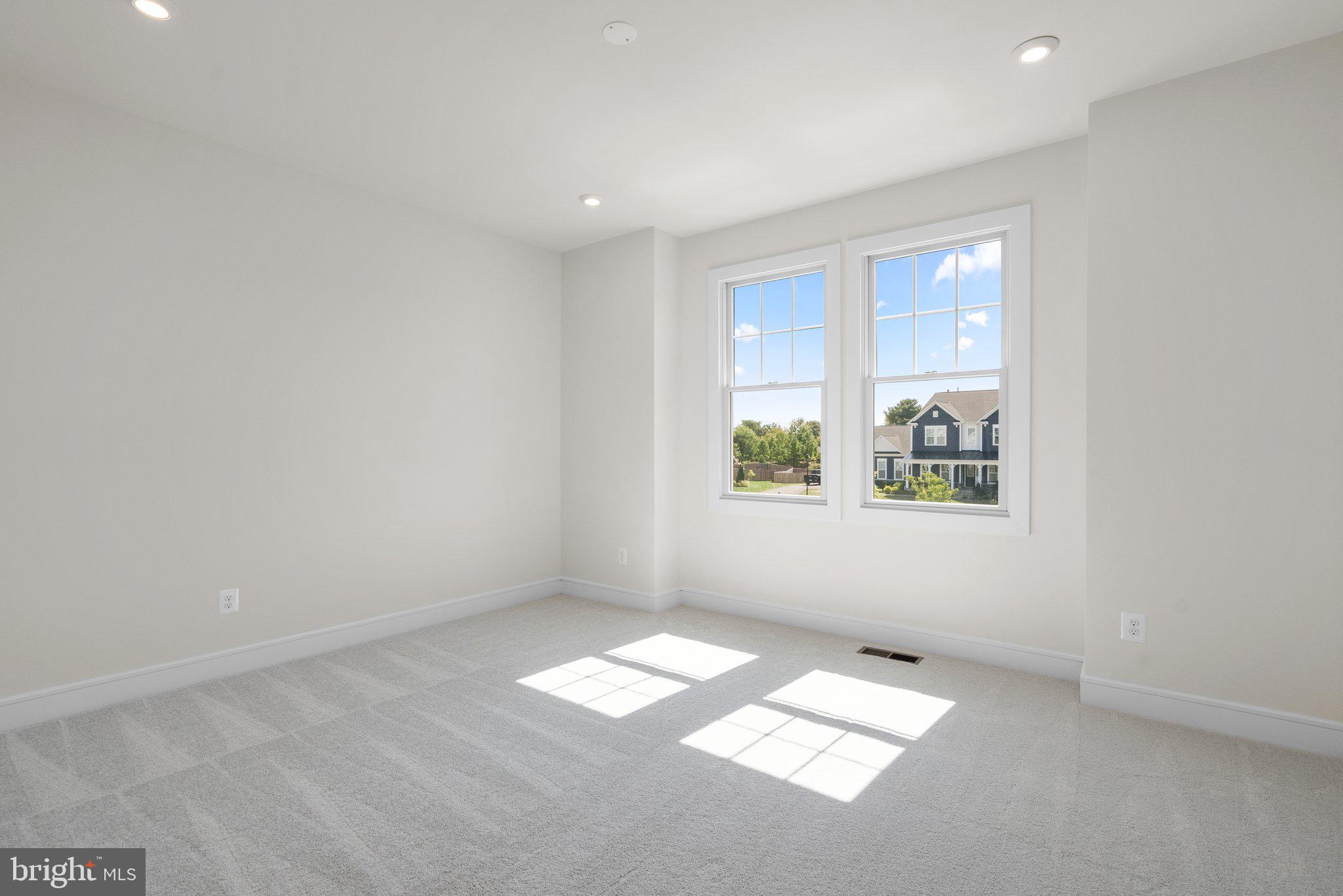 MEADOWBROOK - Residential