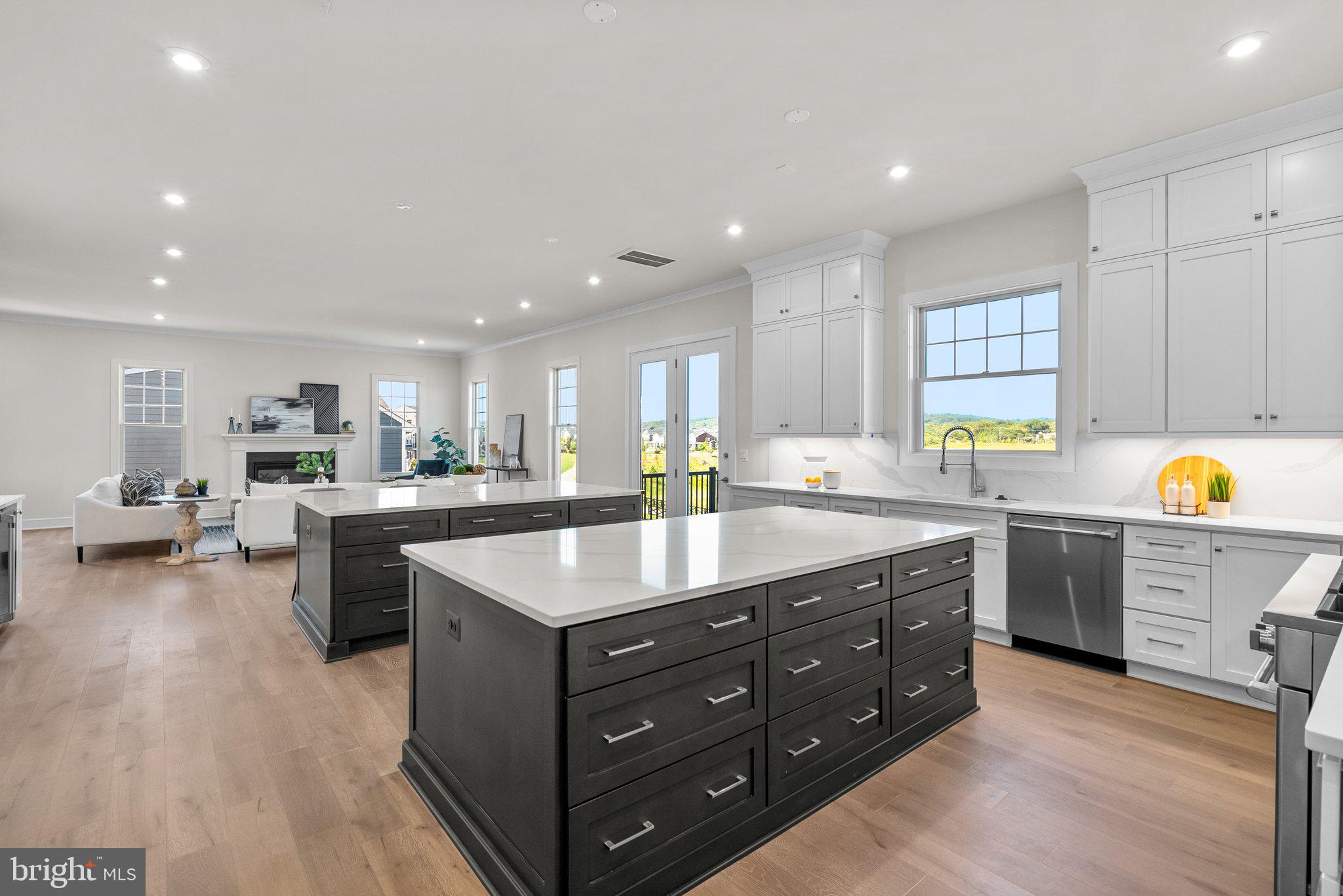 MEADOWBROOK - Residential