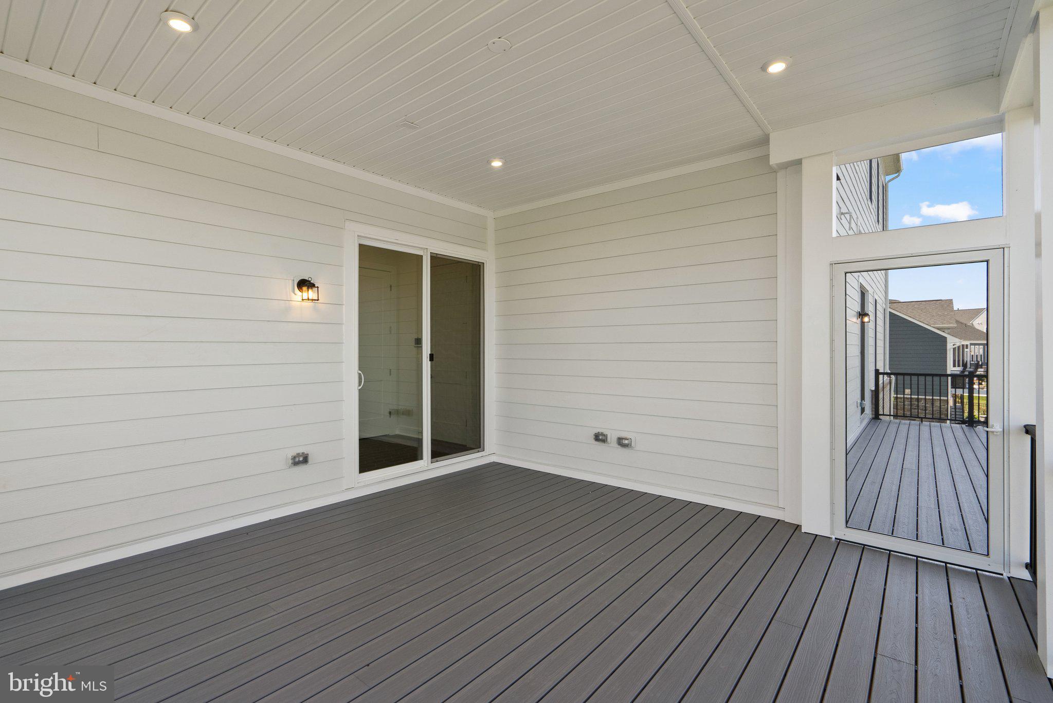 MEADOWBROOK - Residential