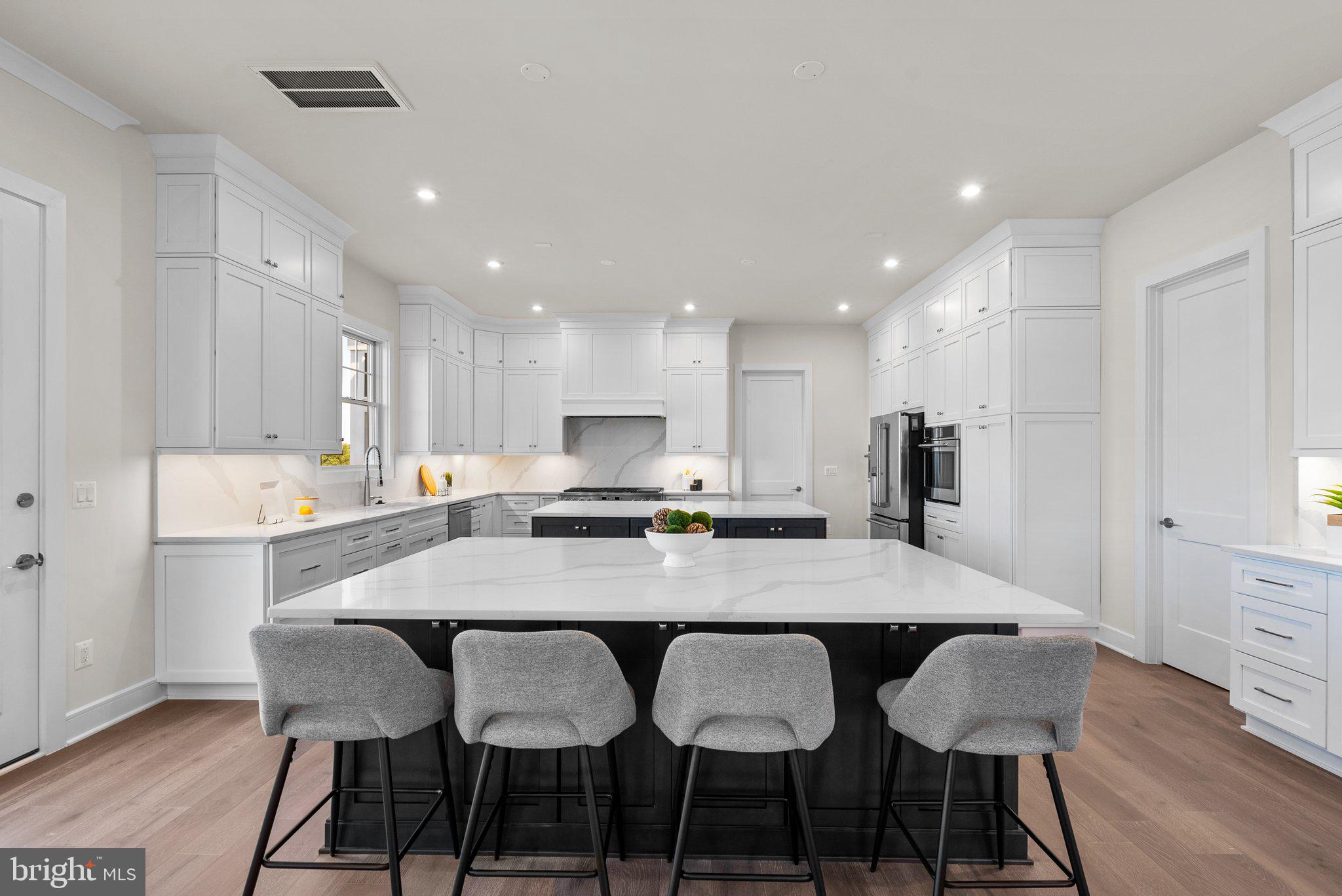 MEADOWBROOK - Residential