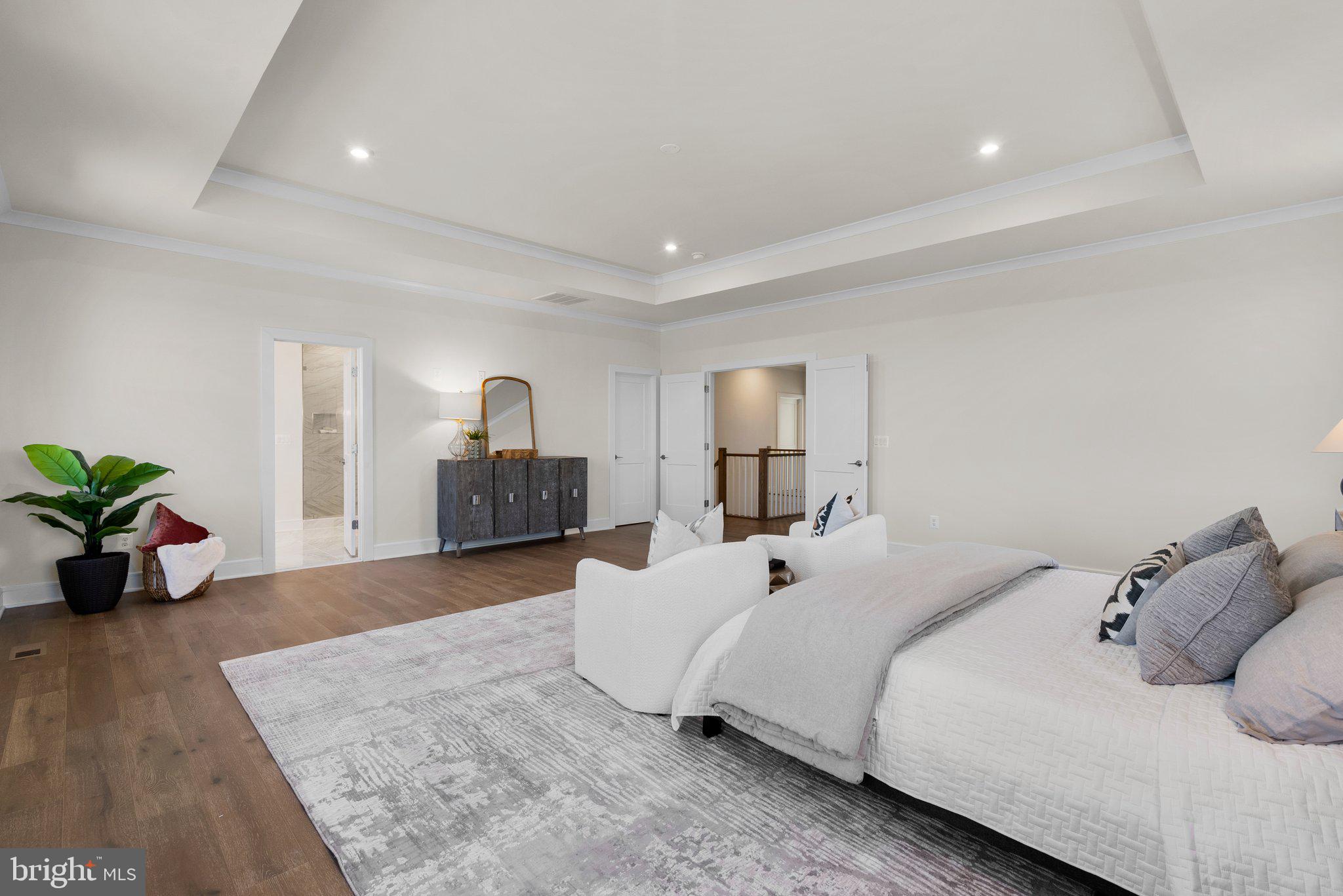 MEADOWBROOK - Residential