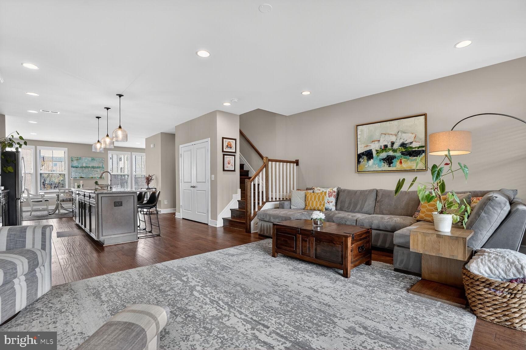 BRAMBLETON TOWN CENTER - Residential