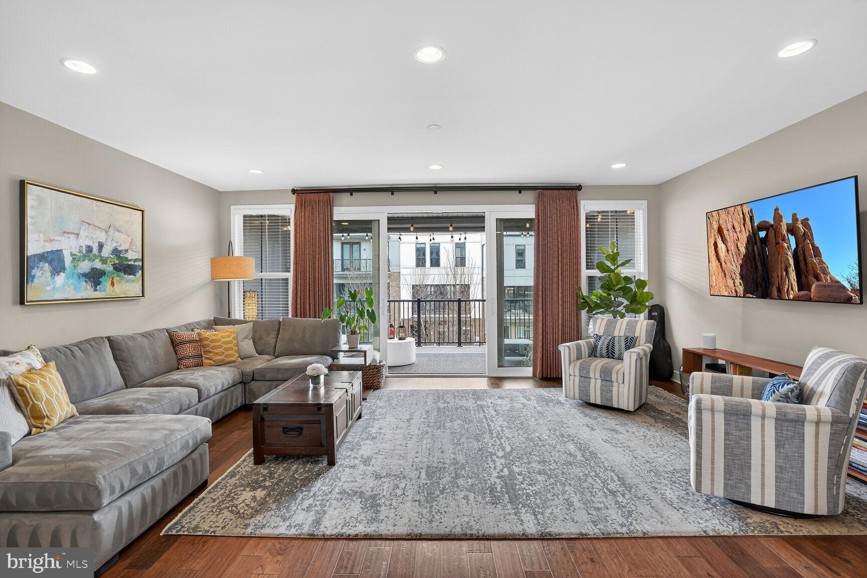 BRAMBLETON TOWN CENTER - Residential