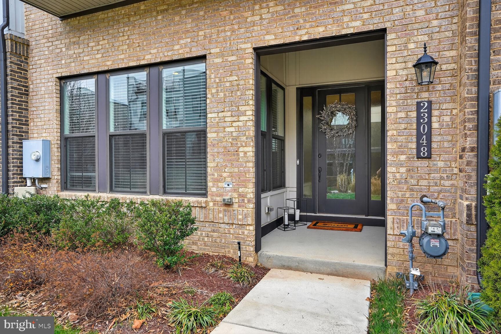 23048 LAVALLETTE SQUARE