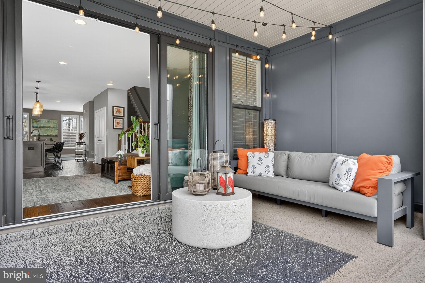 BRAMBLETON TOWN CENTER - Residential