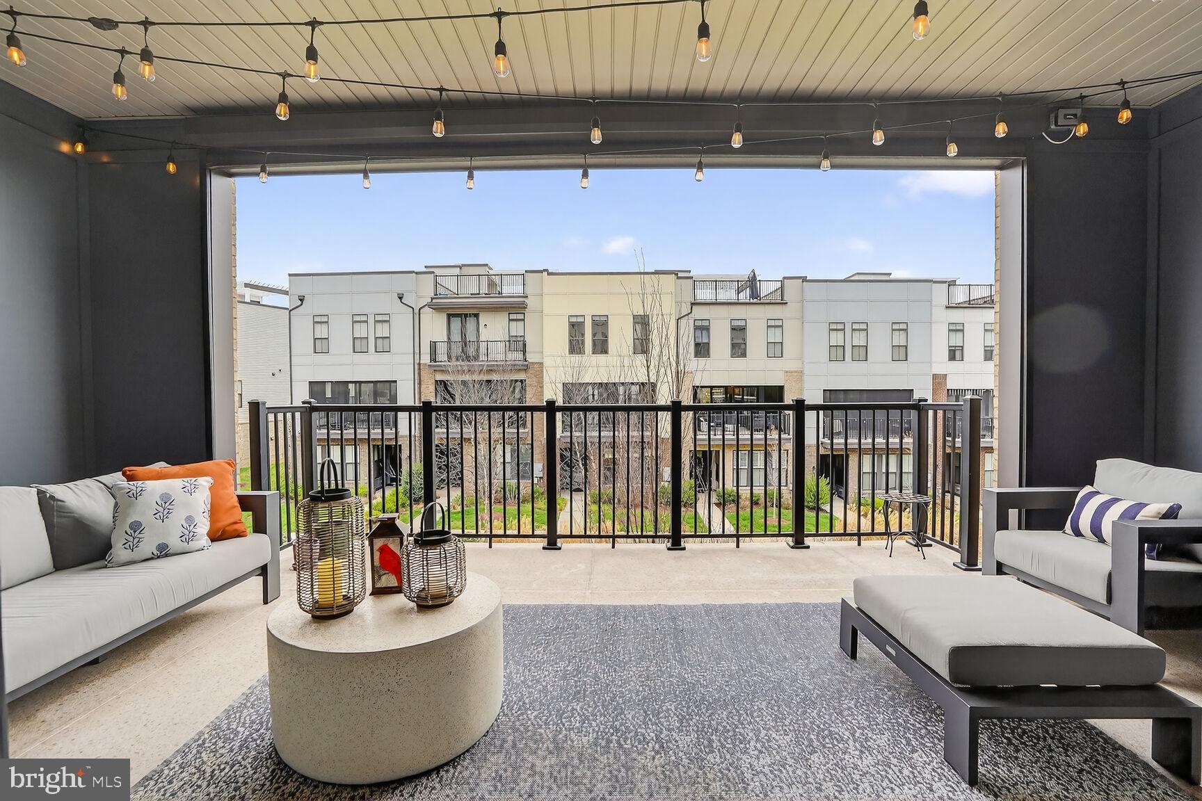 BRAMBLETON TOWN CENTER - Residential