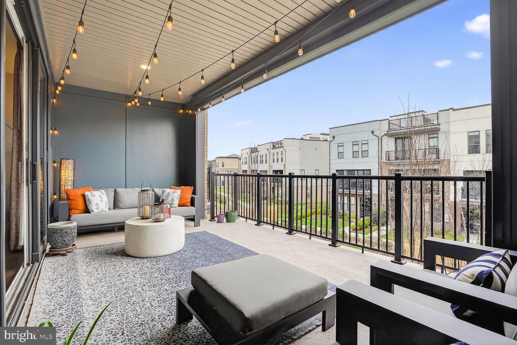 BRAMBLETON TOWN CENTER - Residential