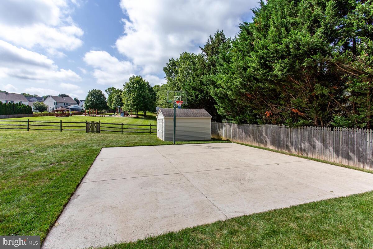 EDGEWOOD - Residential