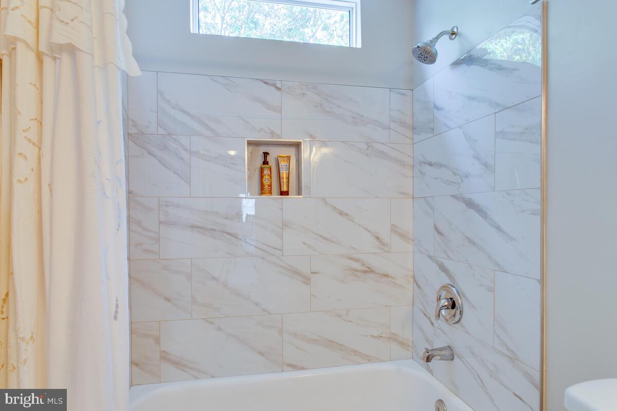 EDGEWOOD - Residential