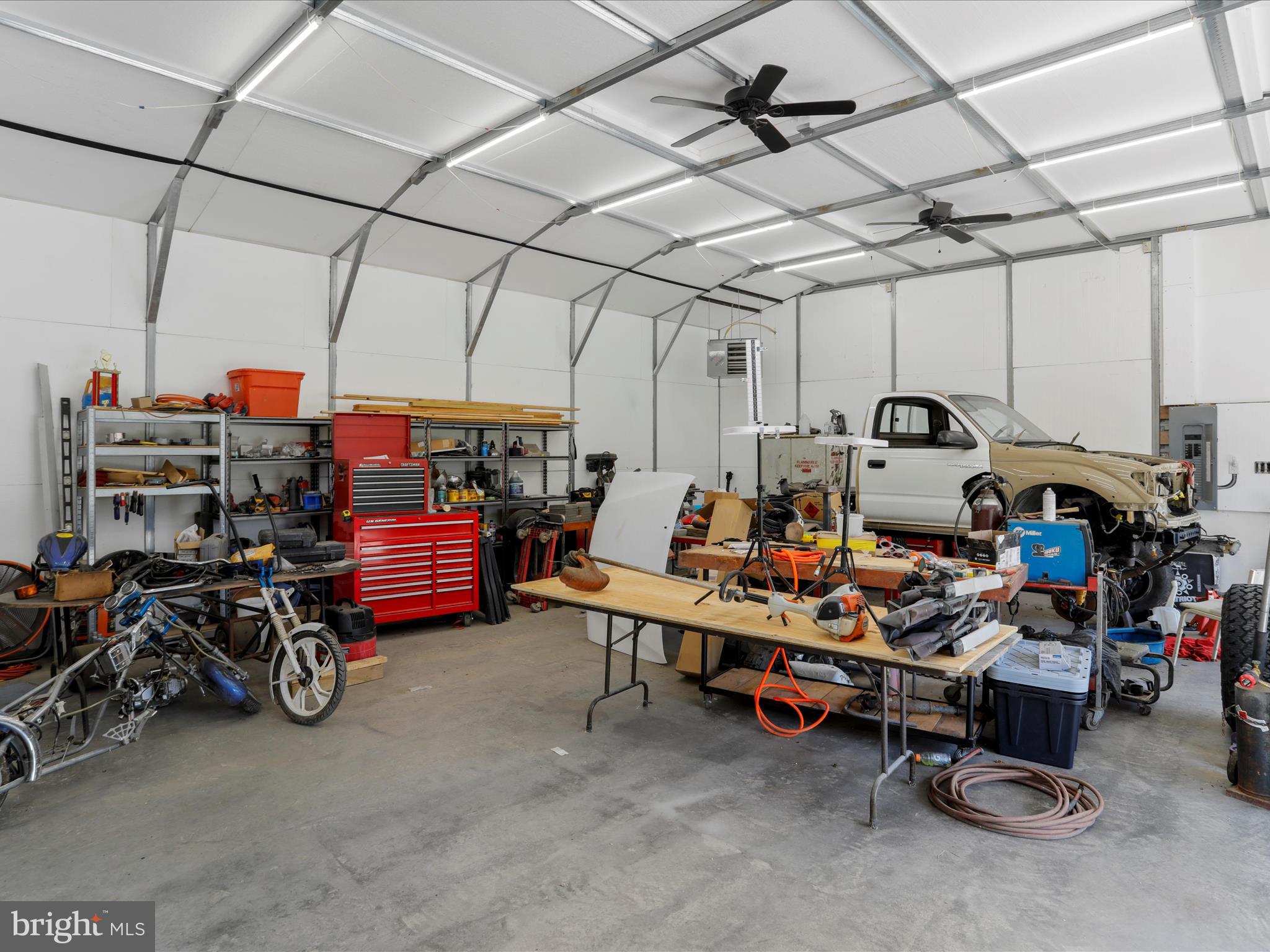 CABIN IN THE PINES - Residential