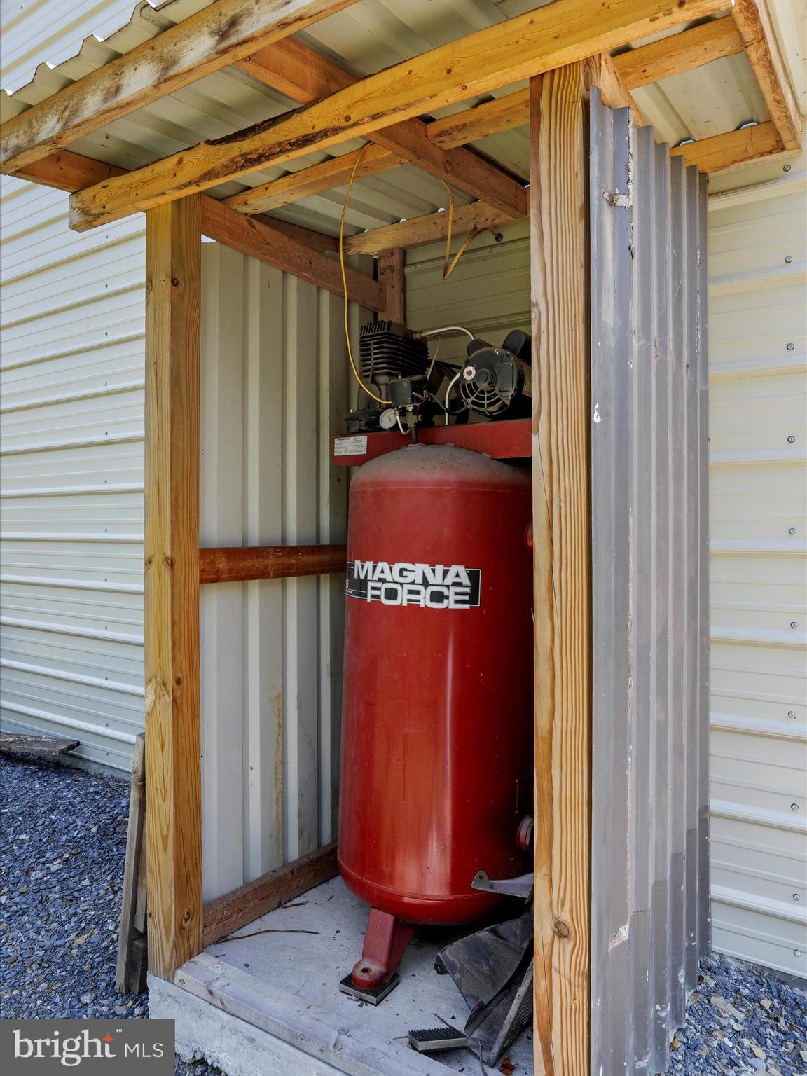 CABIN IN THE PINES - Residential