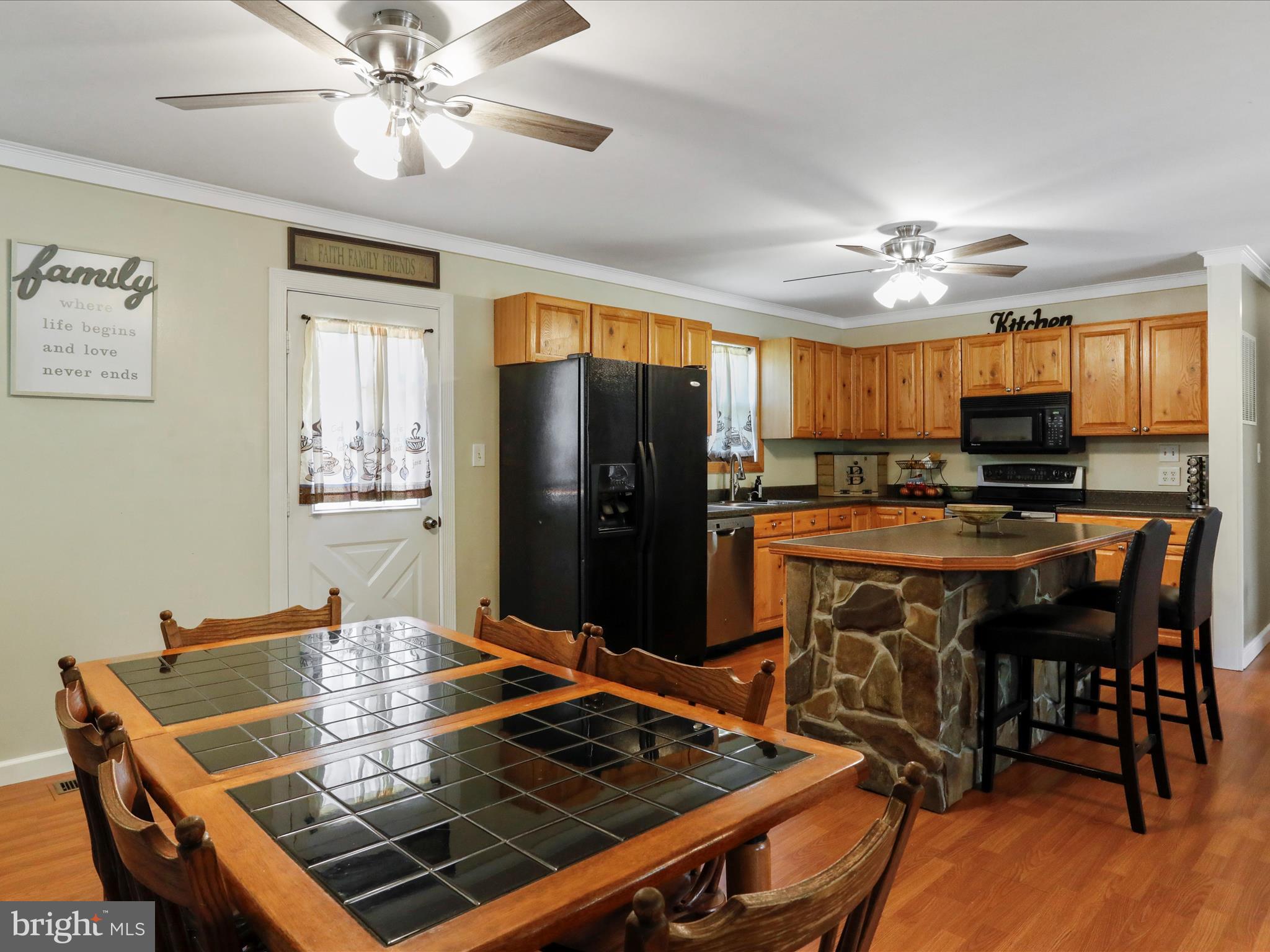 CABIN IN THE PINES - Residential