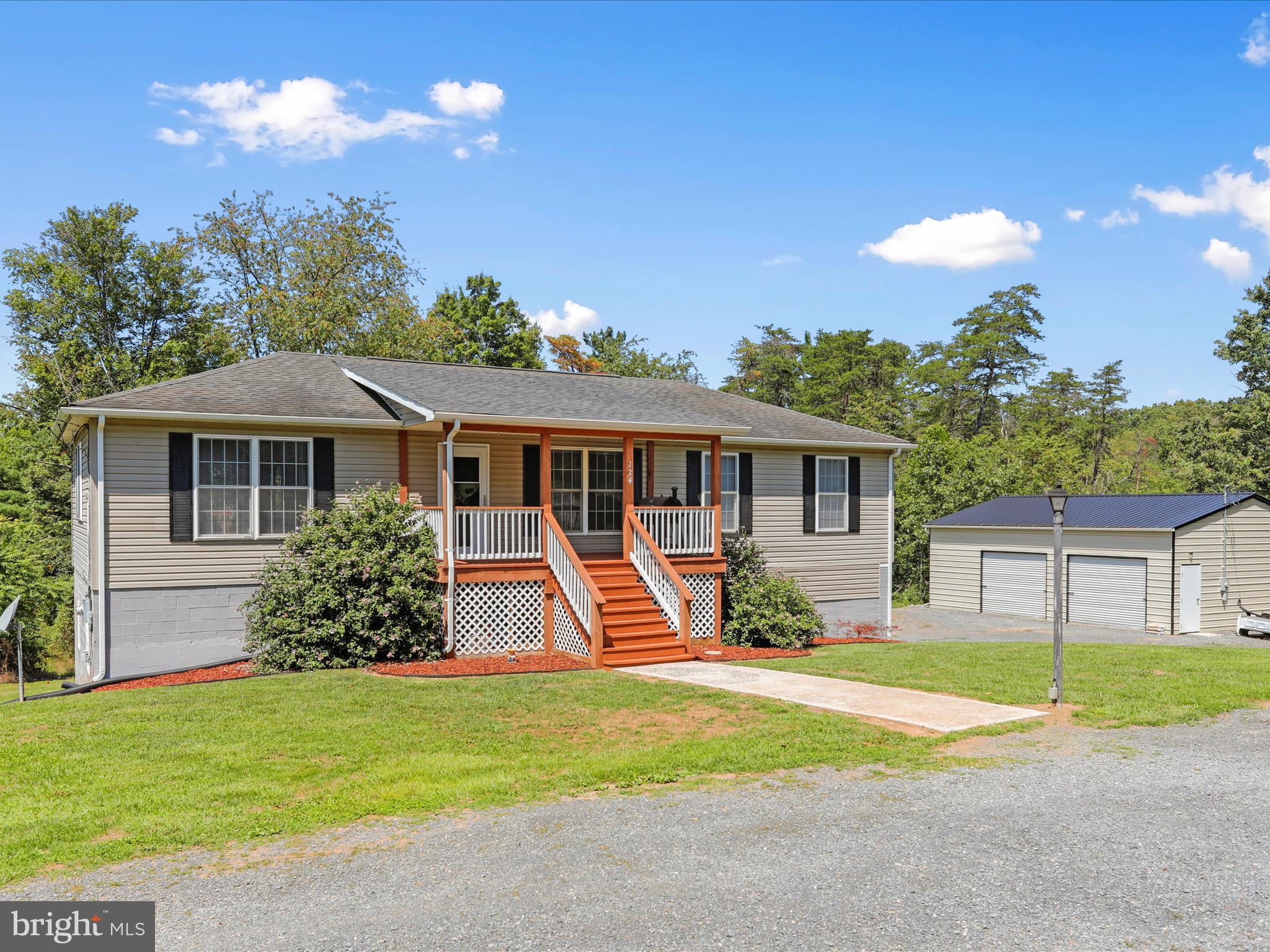CABIN IN THE PINES - Residential