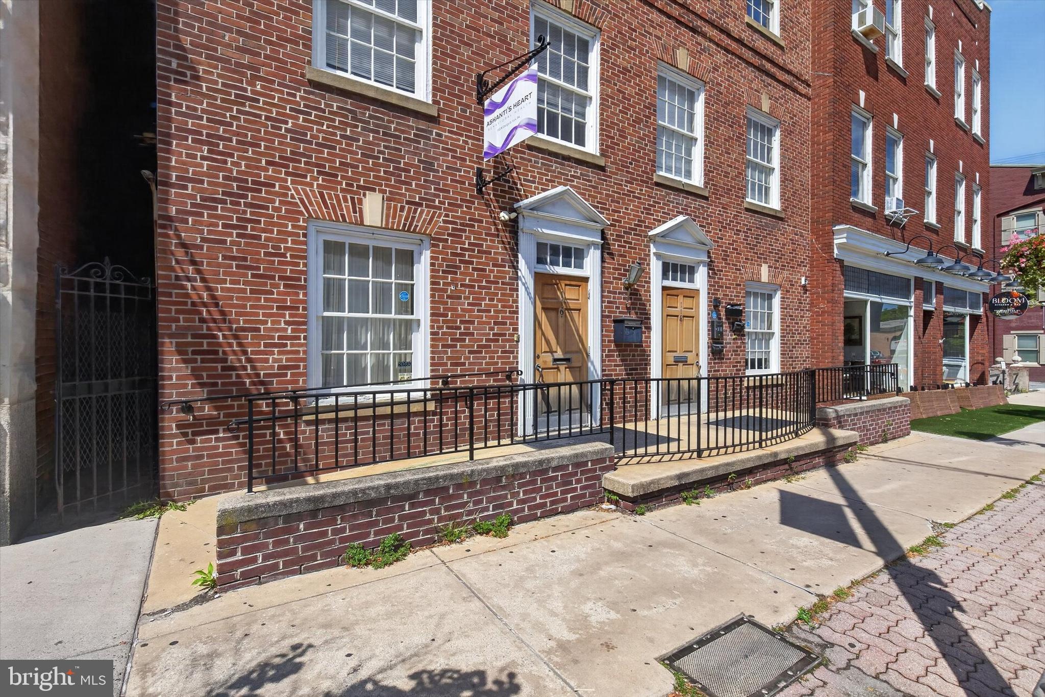 118 N GEORGE STREET