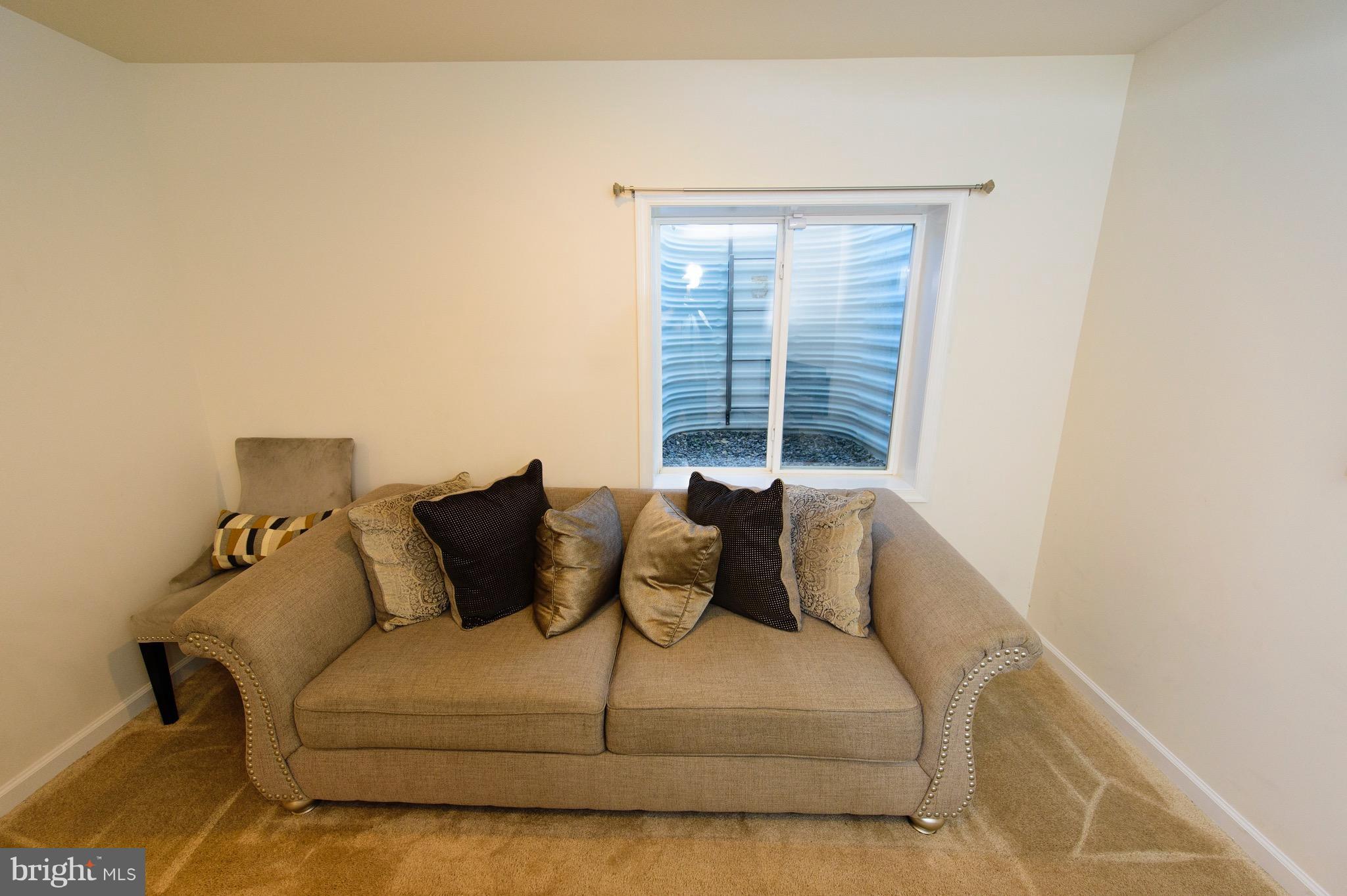 COURTHOUSE COMMONS - Residential