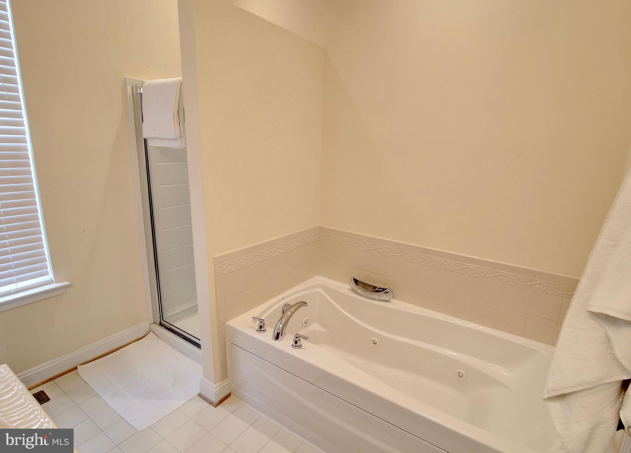 ARCADIA CHASE - Residential