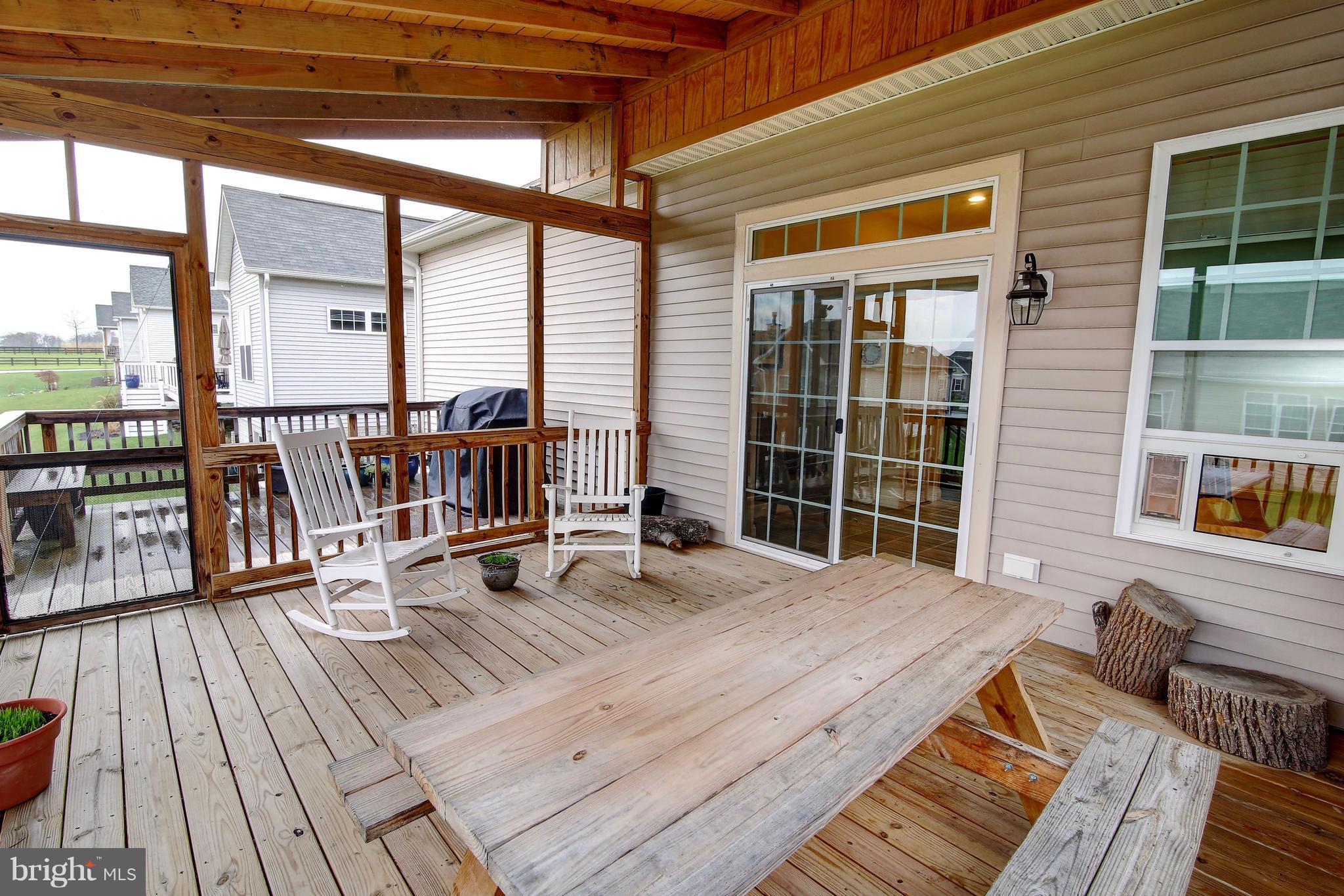 ARCADIA CHASE - Residential